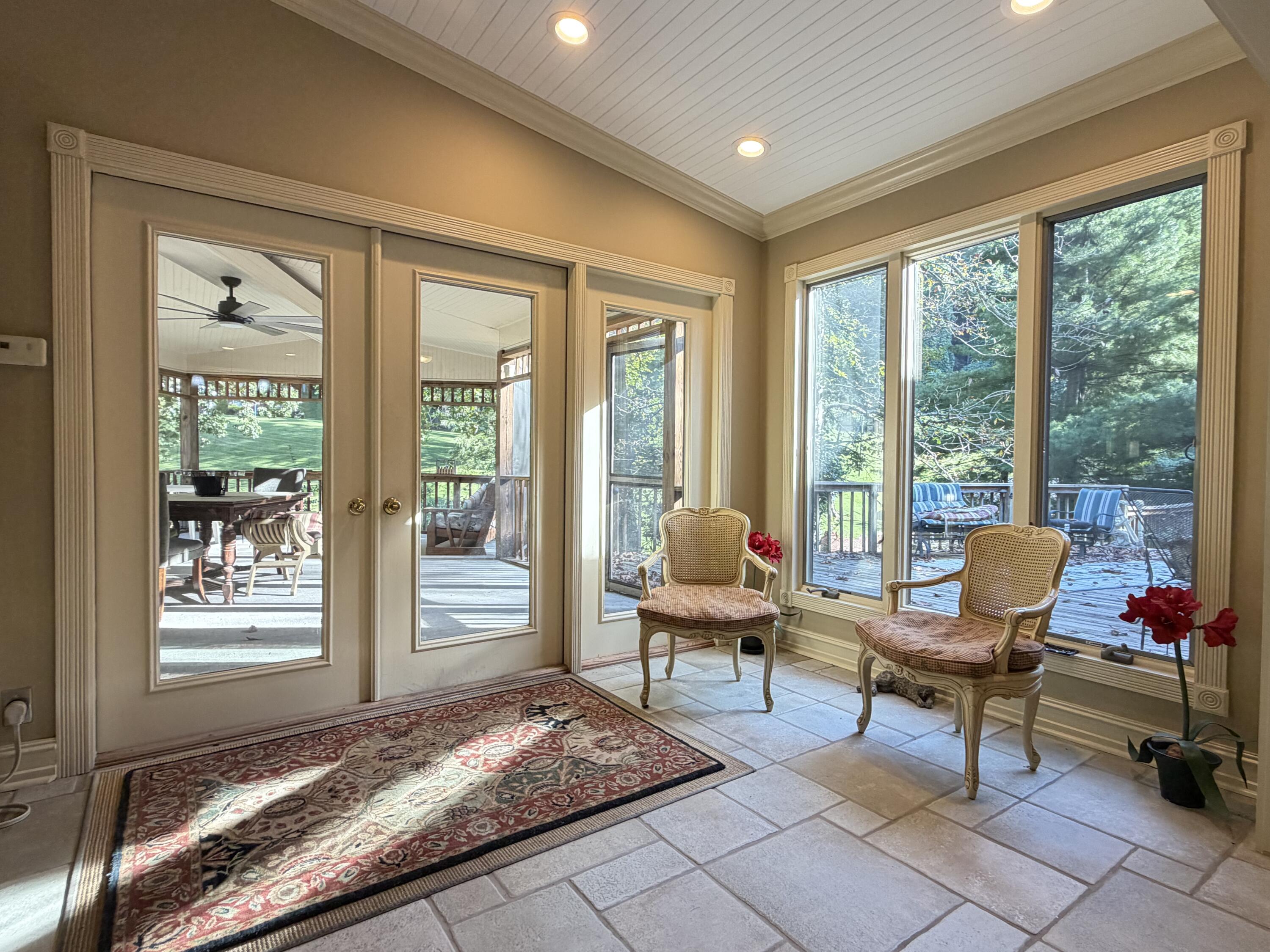 891 Woodland Hills Property Photo 32