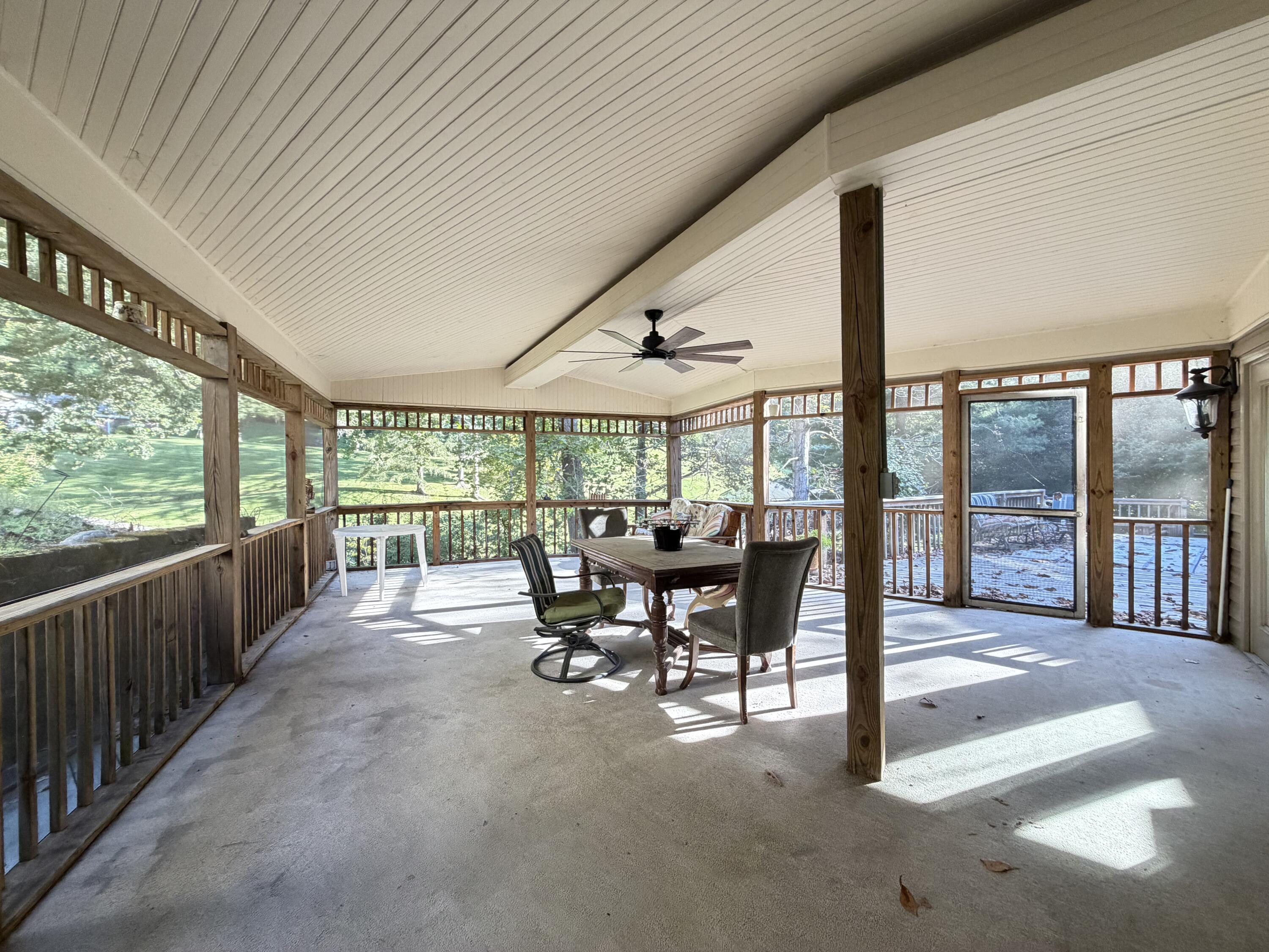 891 Woodland Hills Property Photo 38