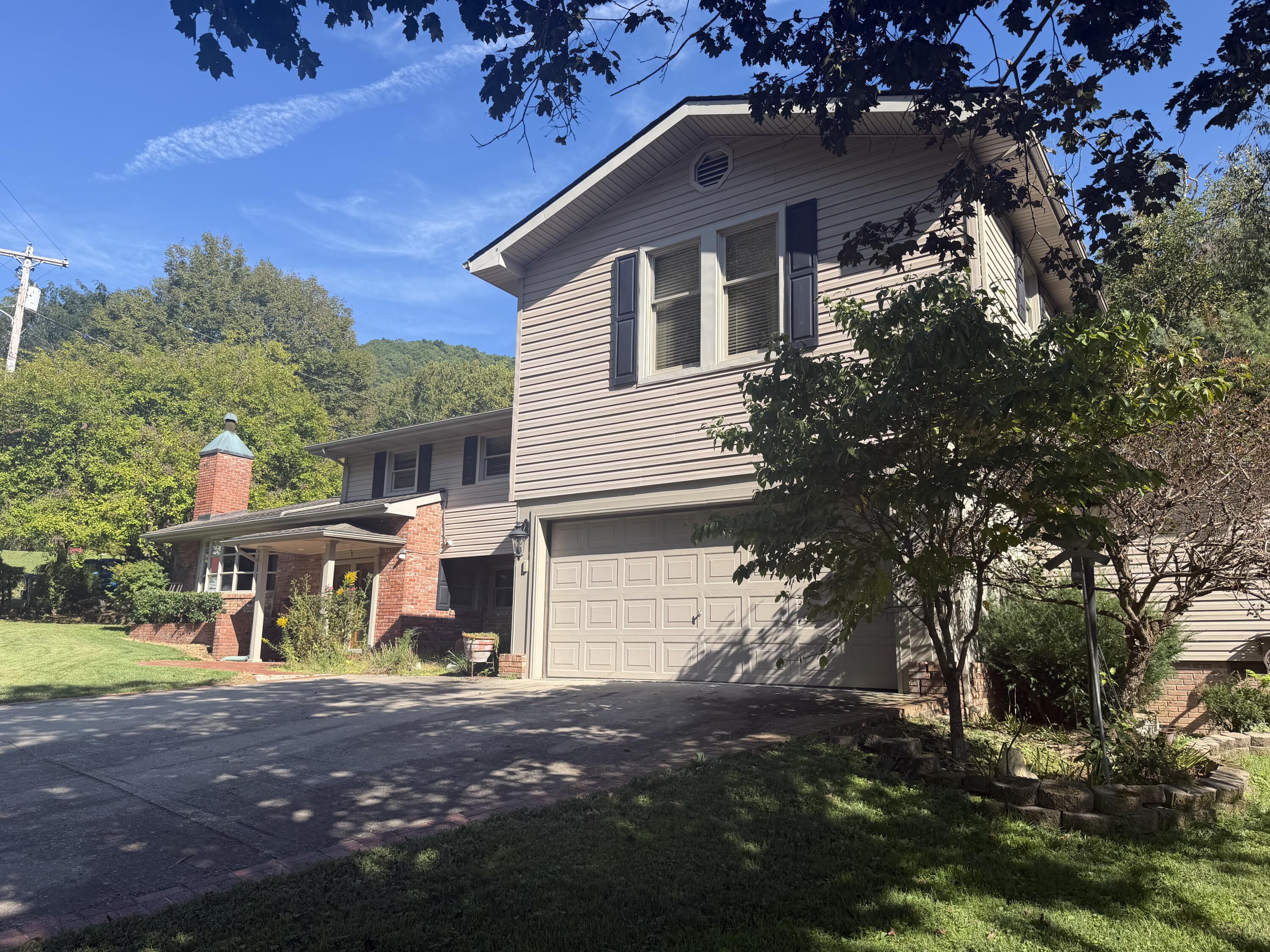 891 Woodland Hills Property Photo 100