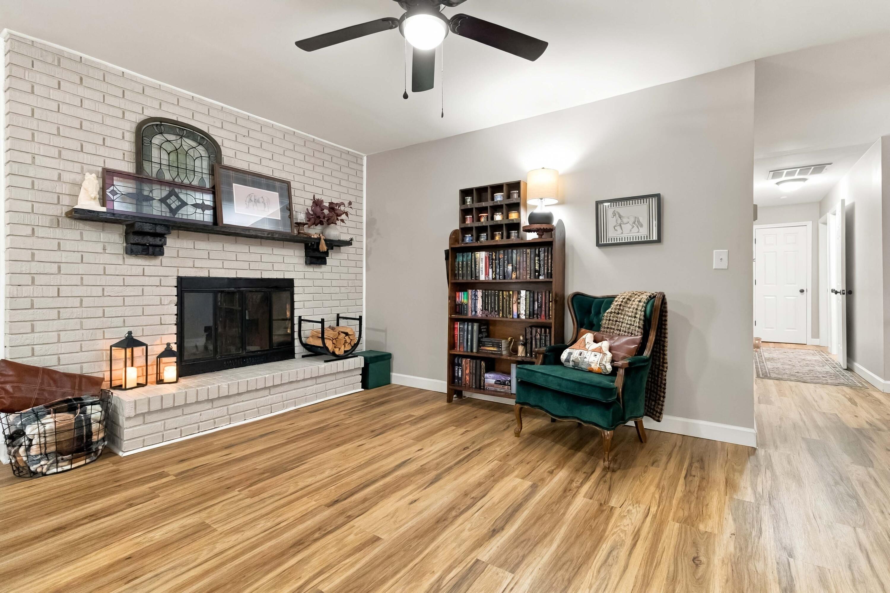 3918 Hickory Hill Drive Property Photo 17