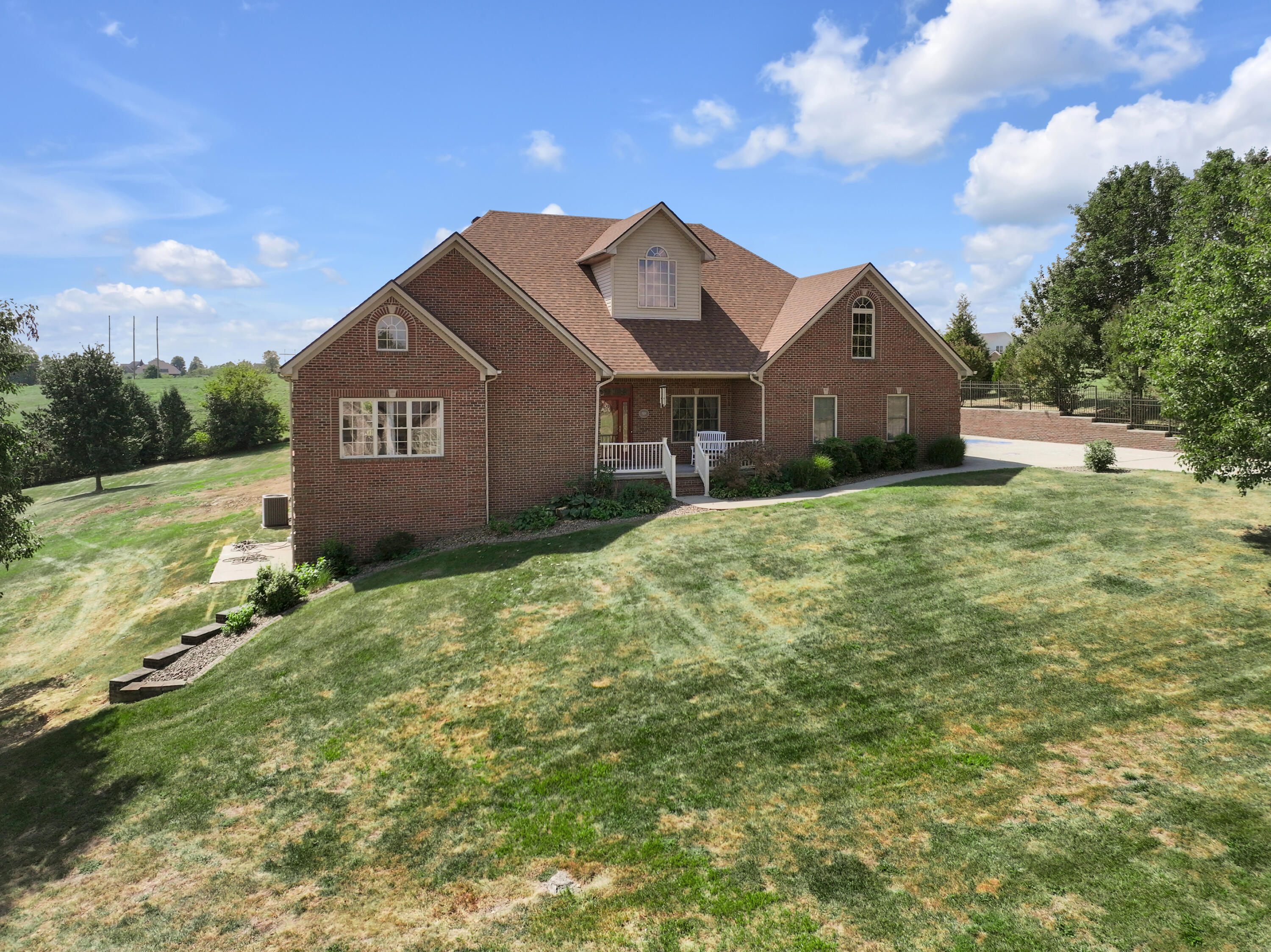 528 Ranier Drive Property Photo 1