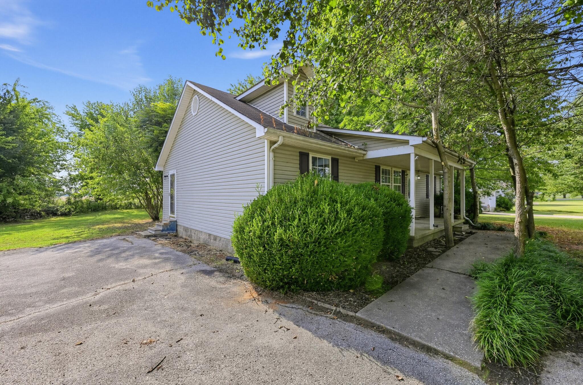 111 Oakdale Drive Property Photo 4