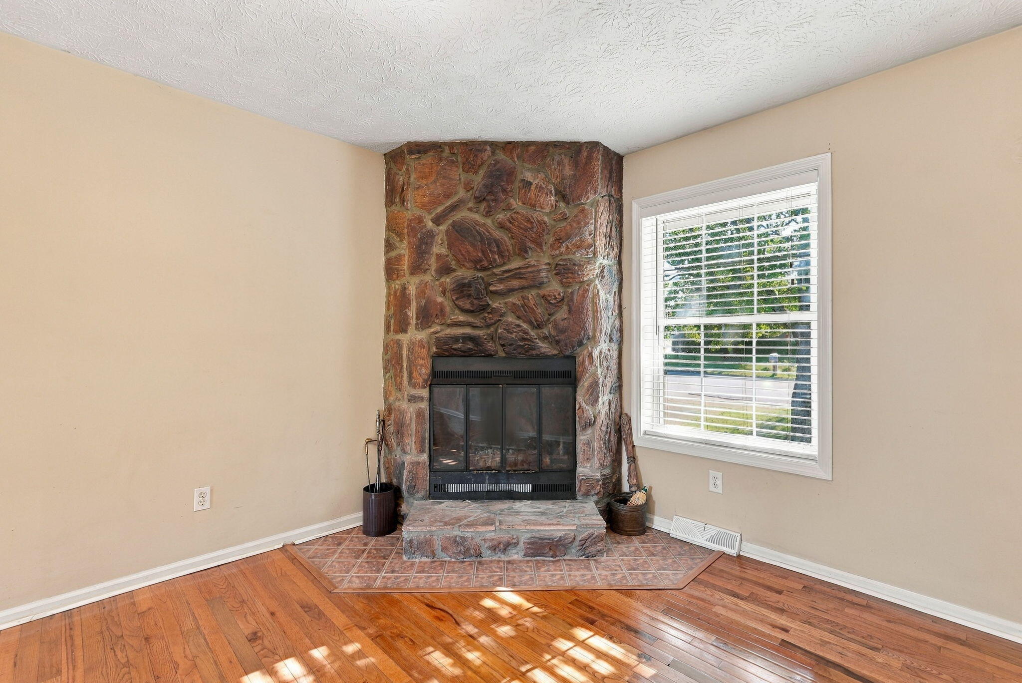 3185 Carriage Lane Property Photo 11
