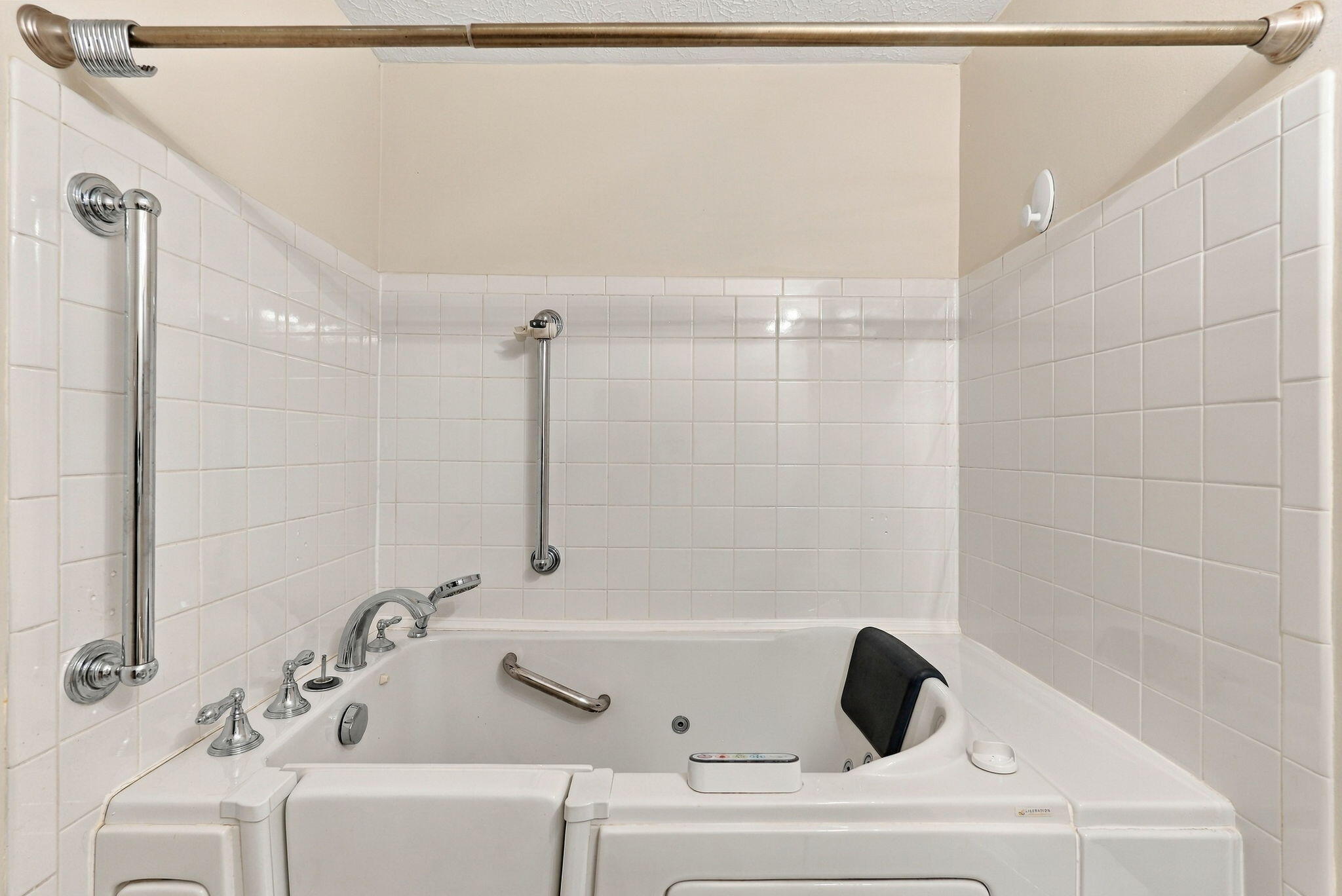 3185 Carriage Lane Property Photo 16