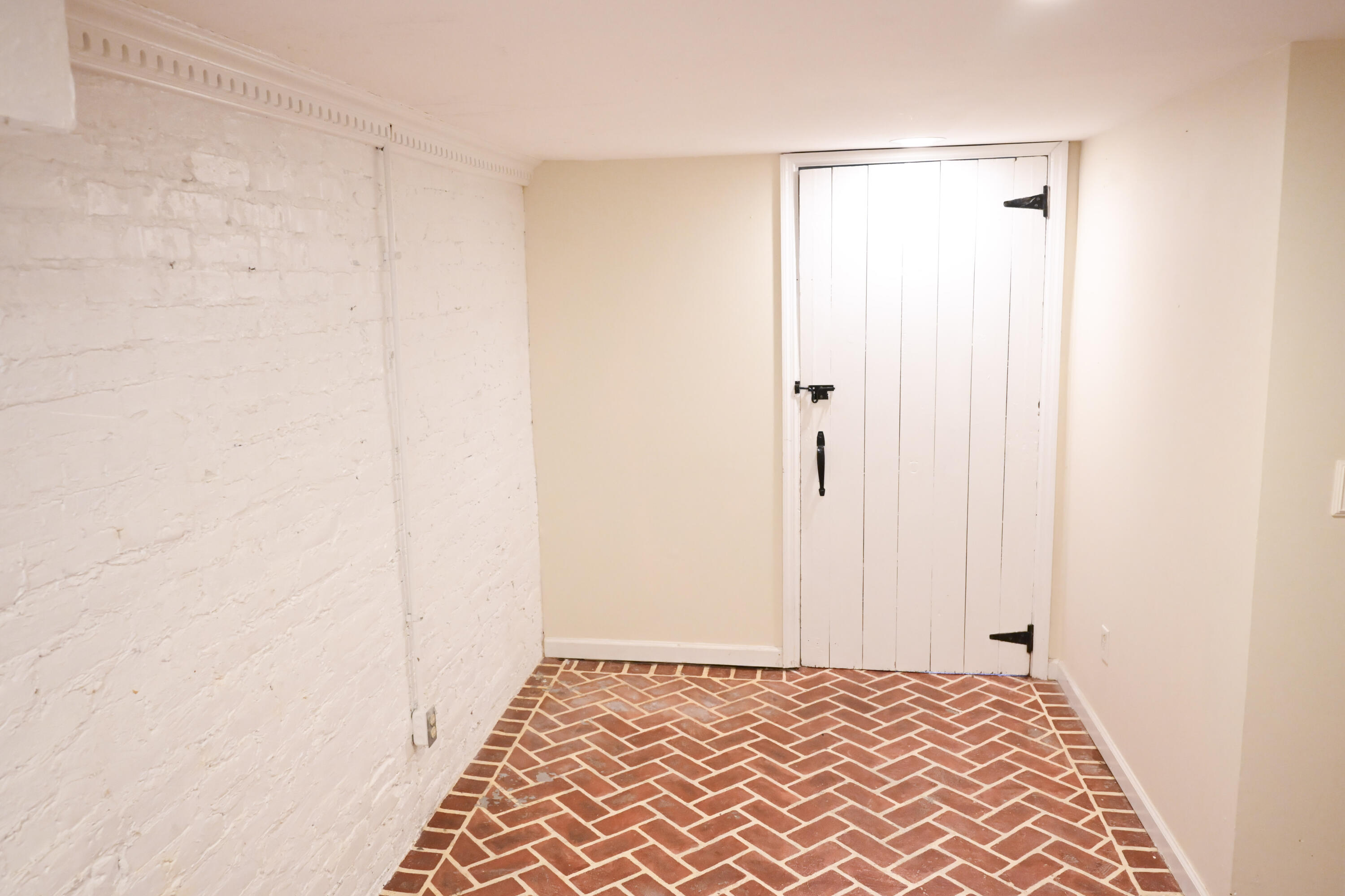 399 Ewing Street Property Photo 36