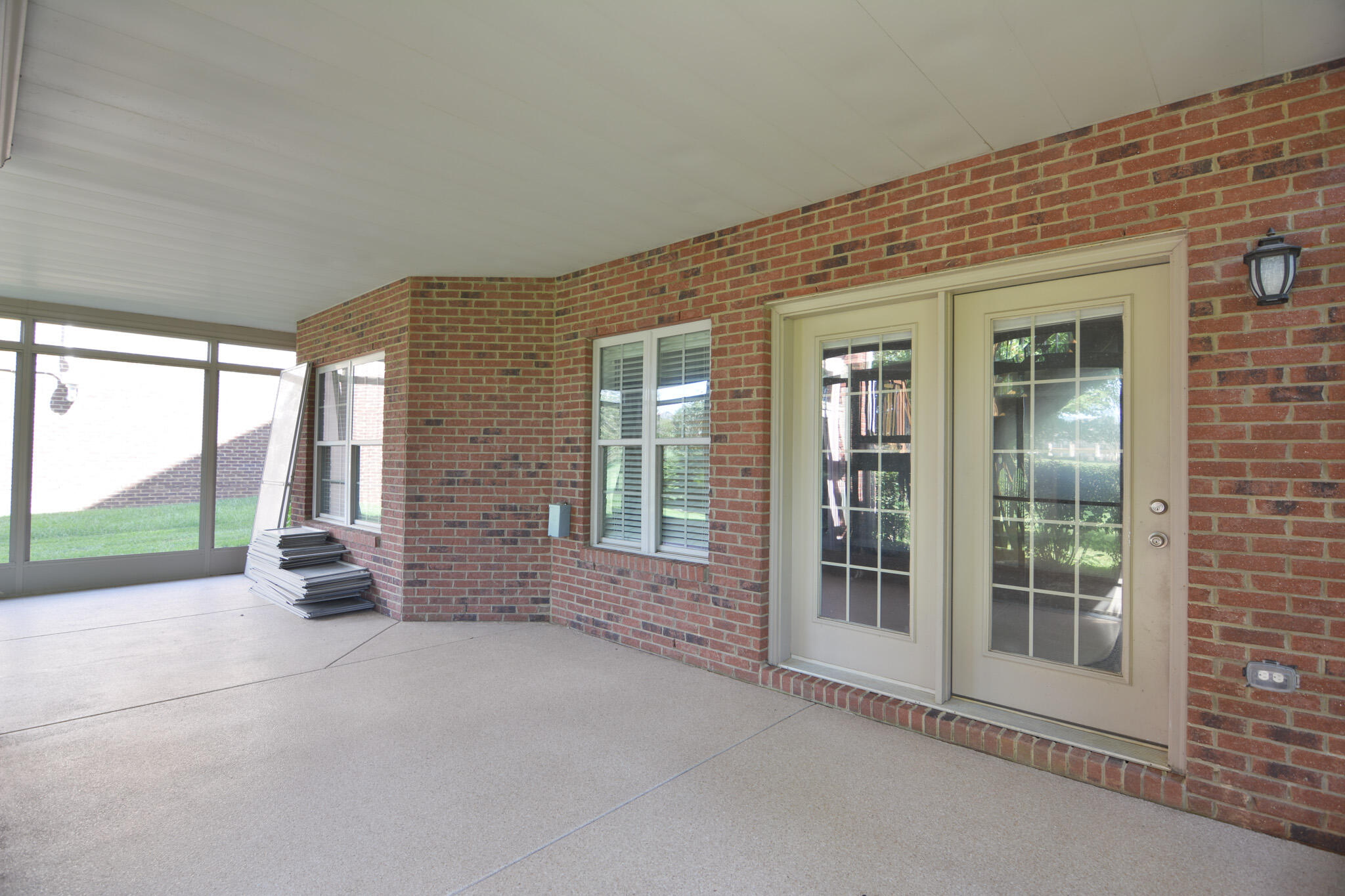 132 Sunningdale Drive Property Photo 68