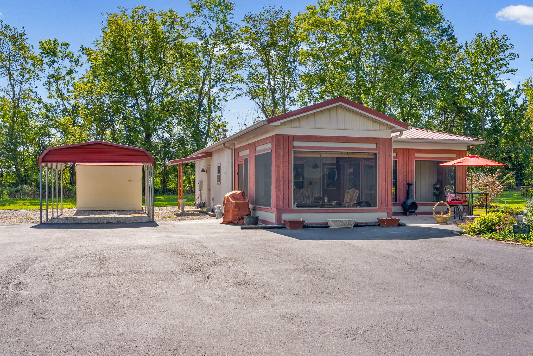 148 Church Street Property Photo 6