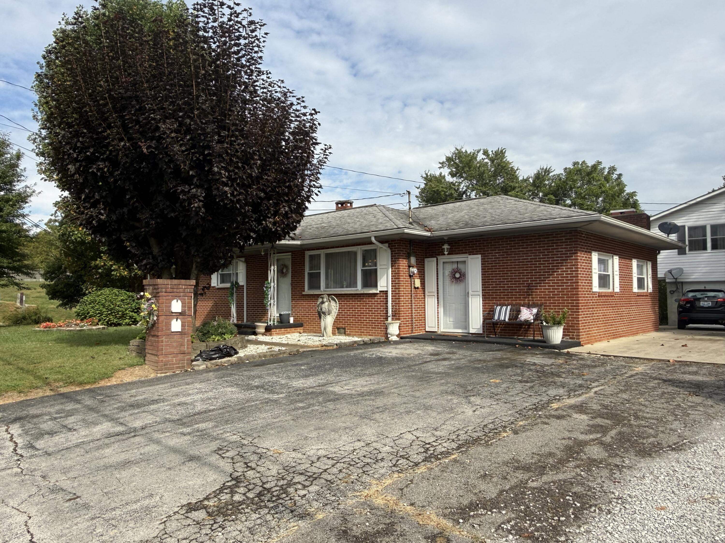 1017 N Main Street Property Photo 2