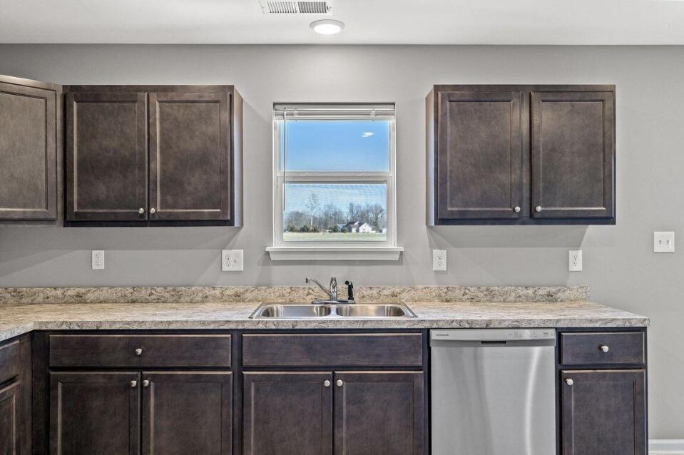 8116 Driftwood Loop Property Photo 4