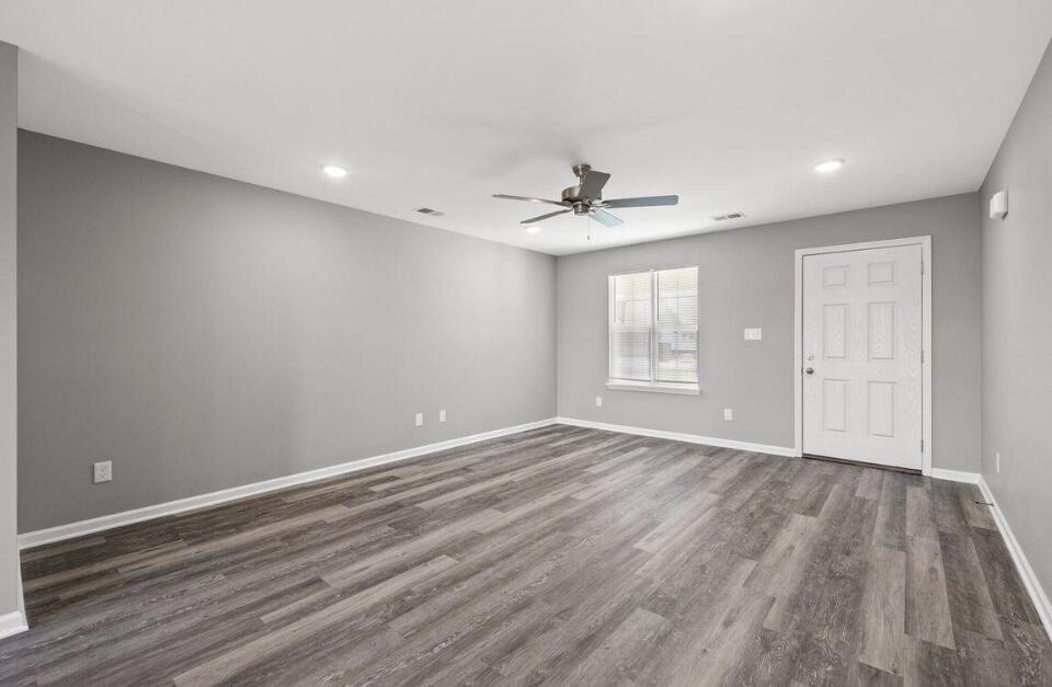 8116 Driftwood Loop Property Photo 7