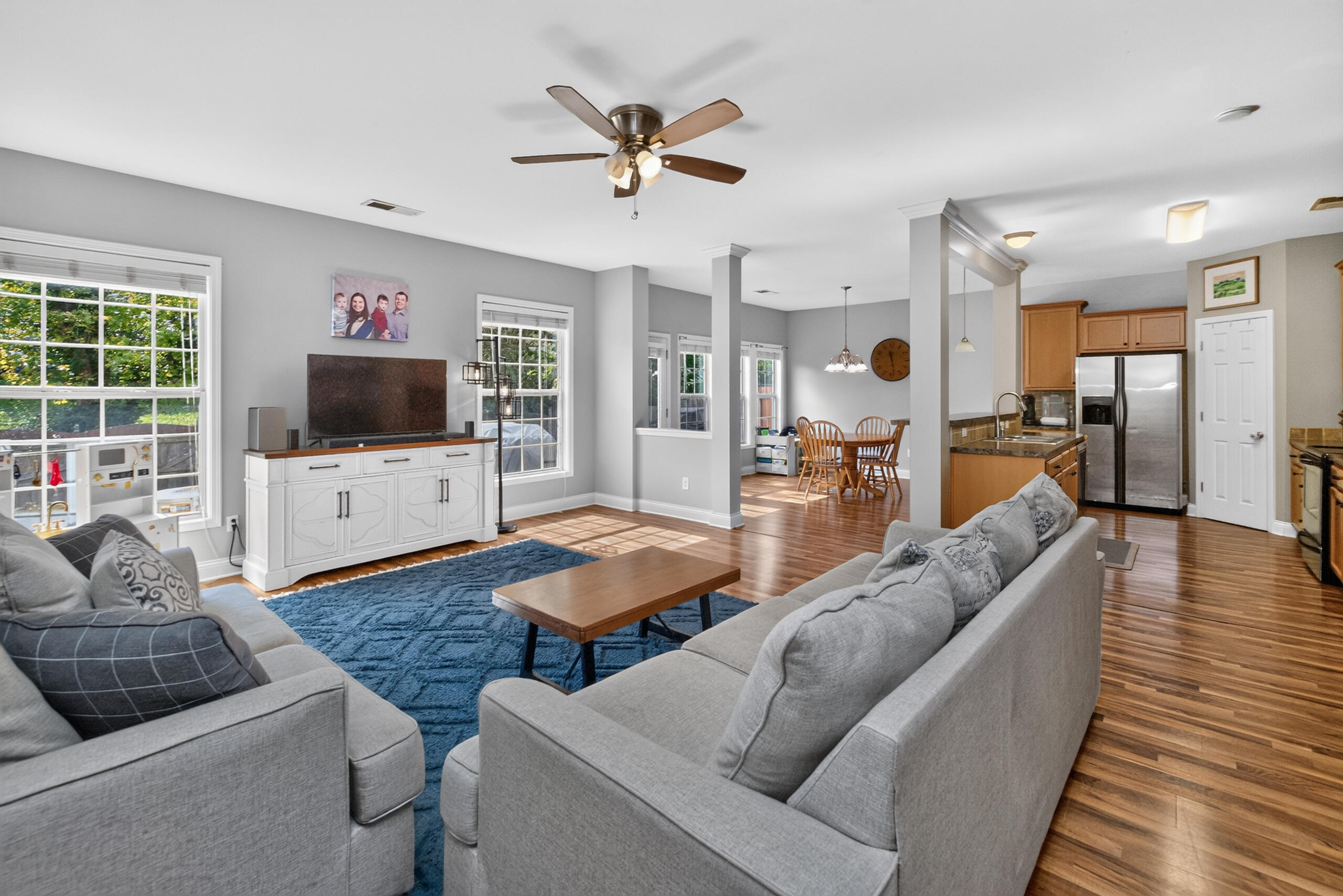 564 Lanarkshire Place Property Photo 4