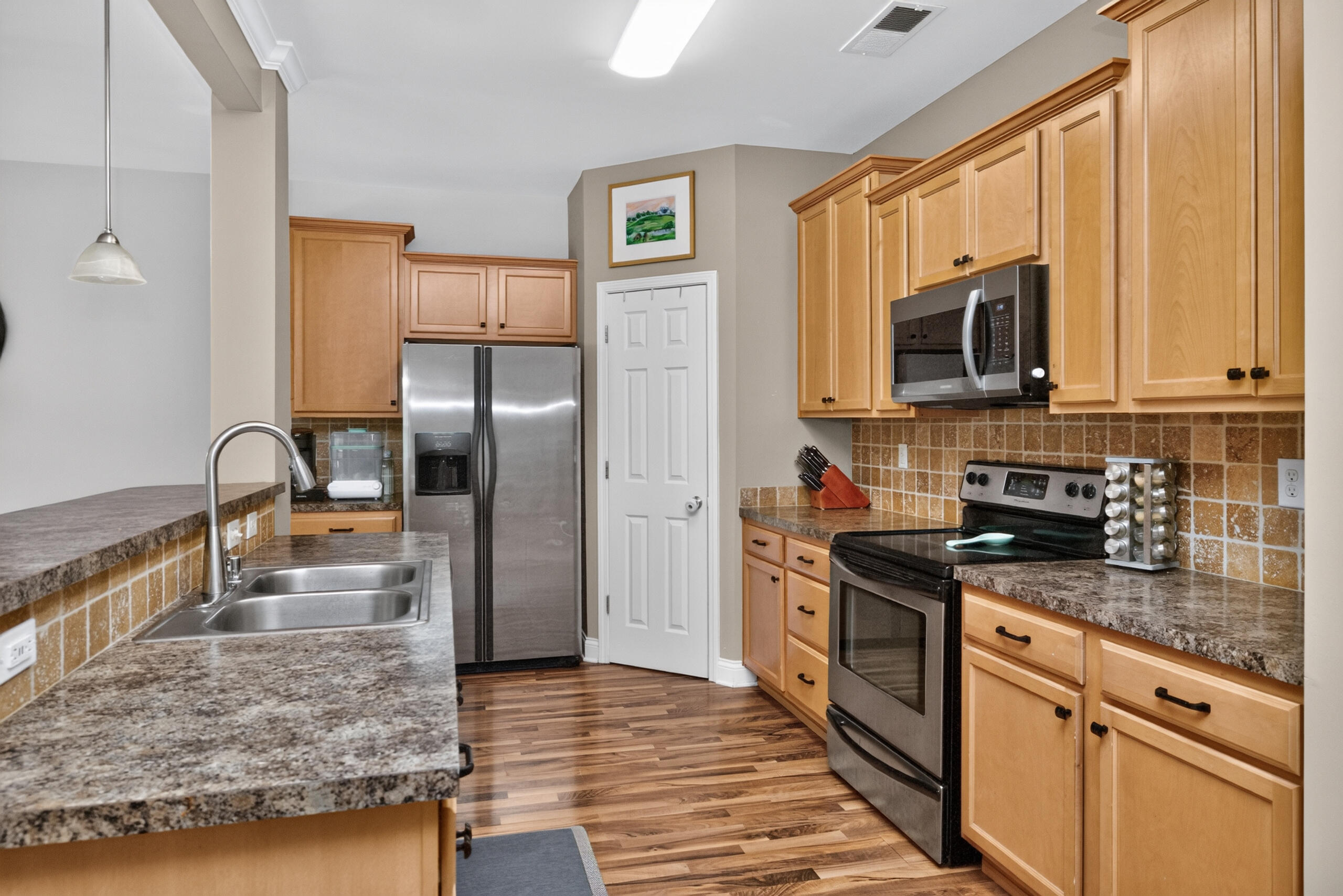 564 Lanarkshire Place Property Photo 8