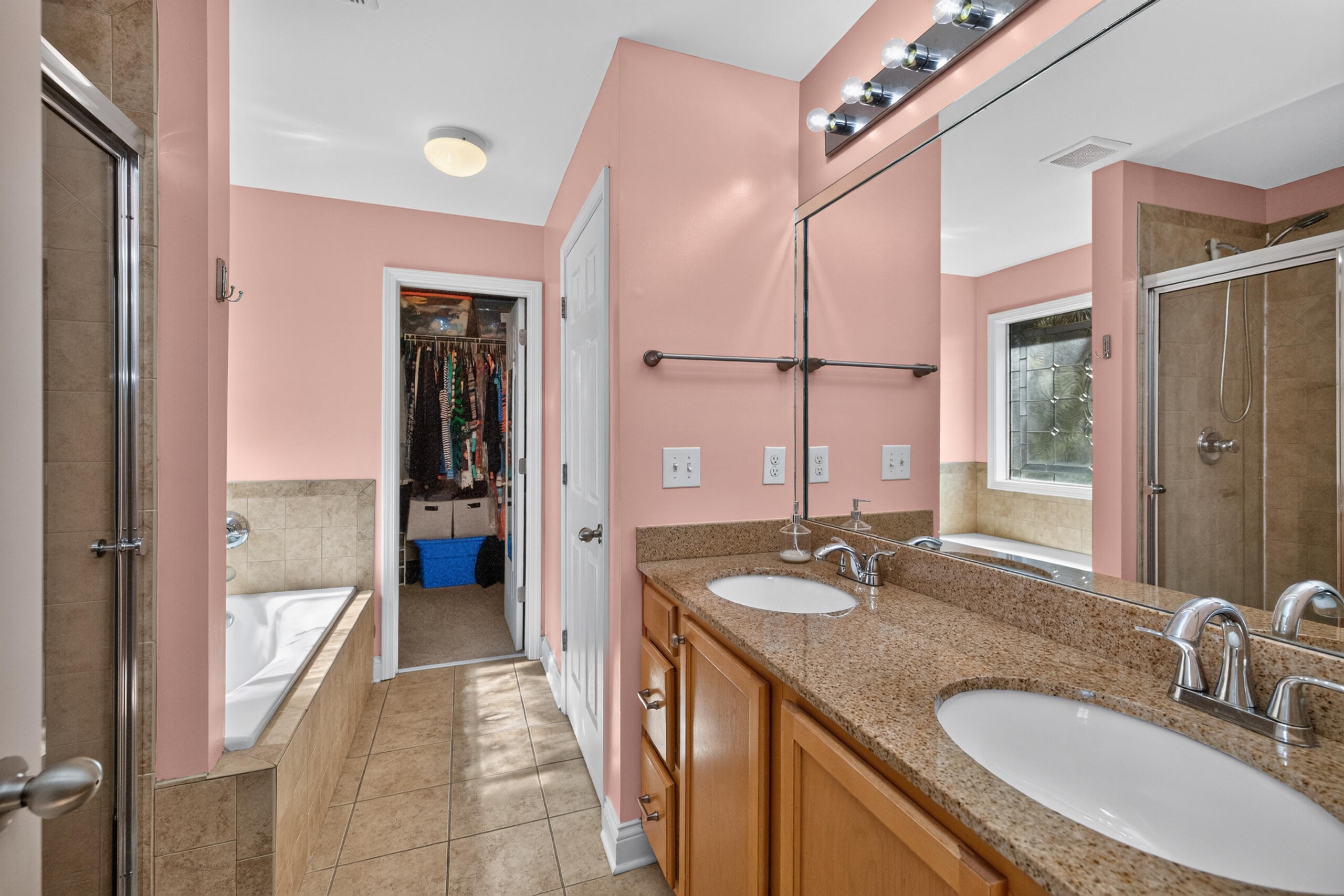 564 Lanarkshire Place Property Photo 21