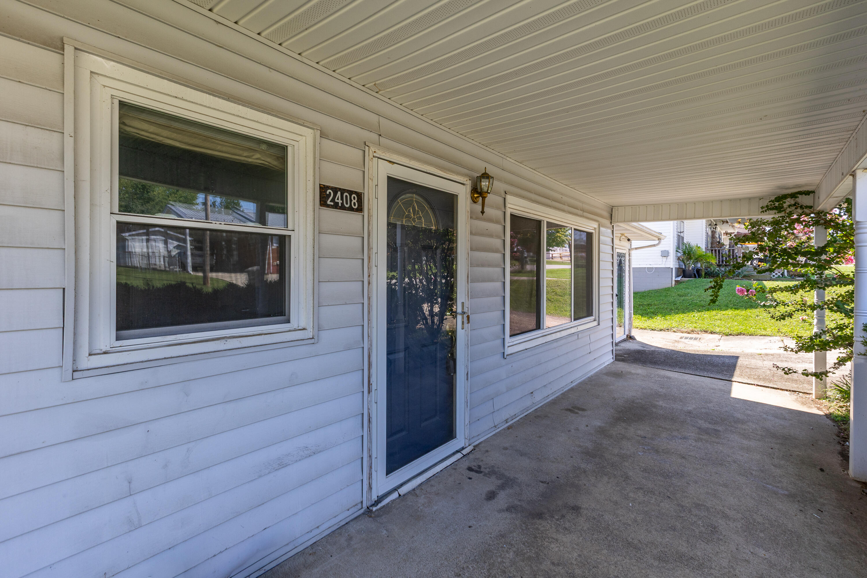 2408 Todd Street Property Photo 3