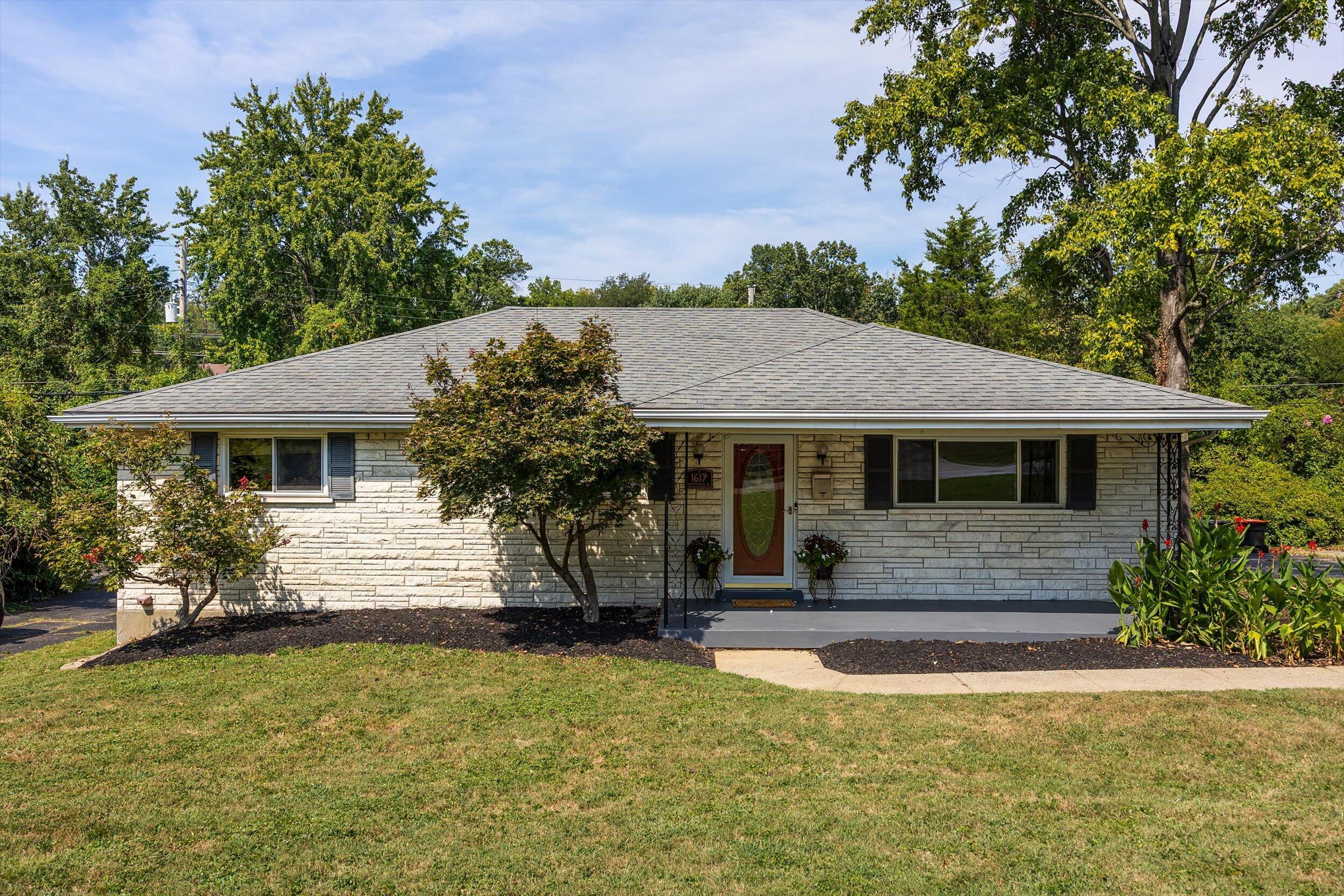 1617 Whippoorwill Road Property Photo 3