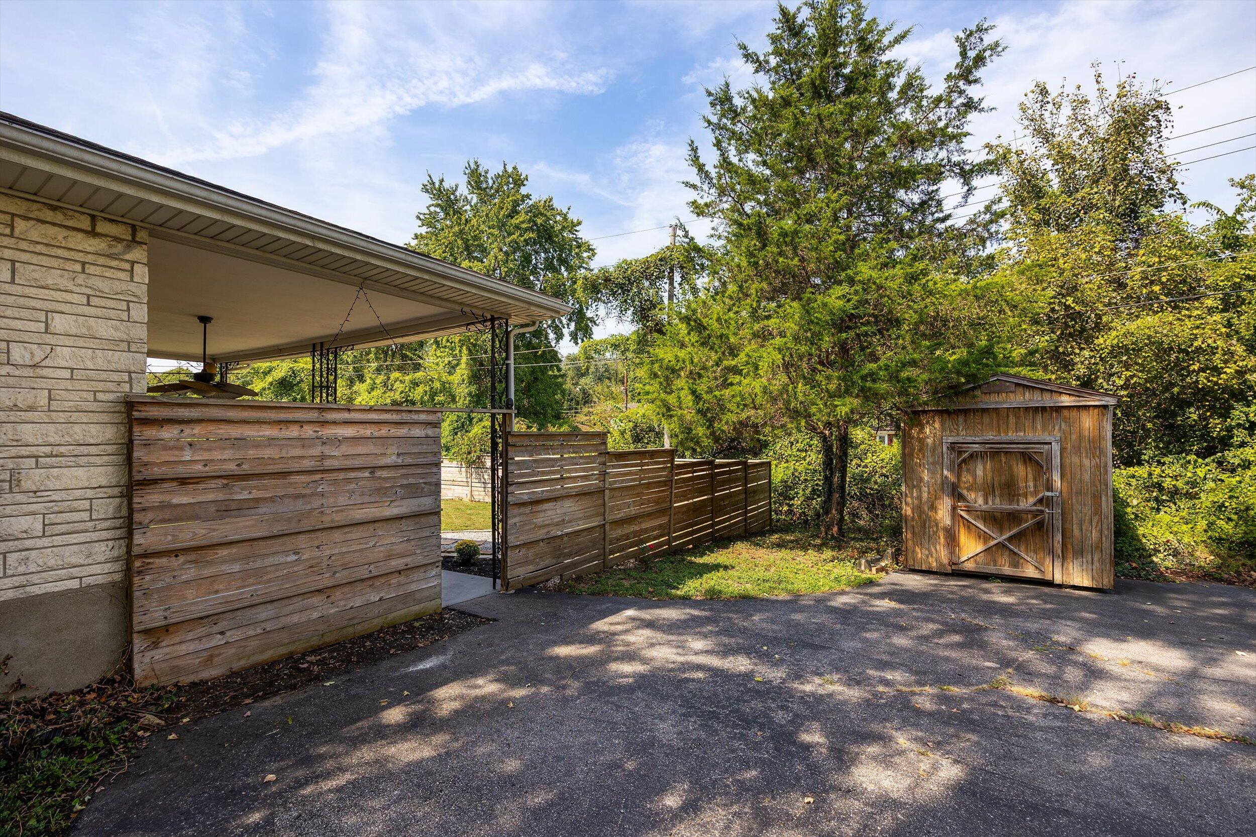 1617 Whippoorwill Road Property Photo 6