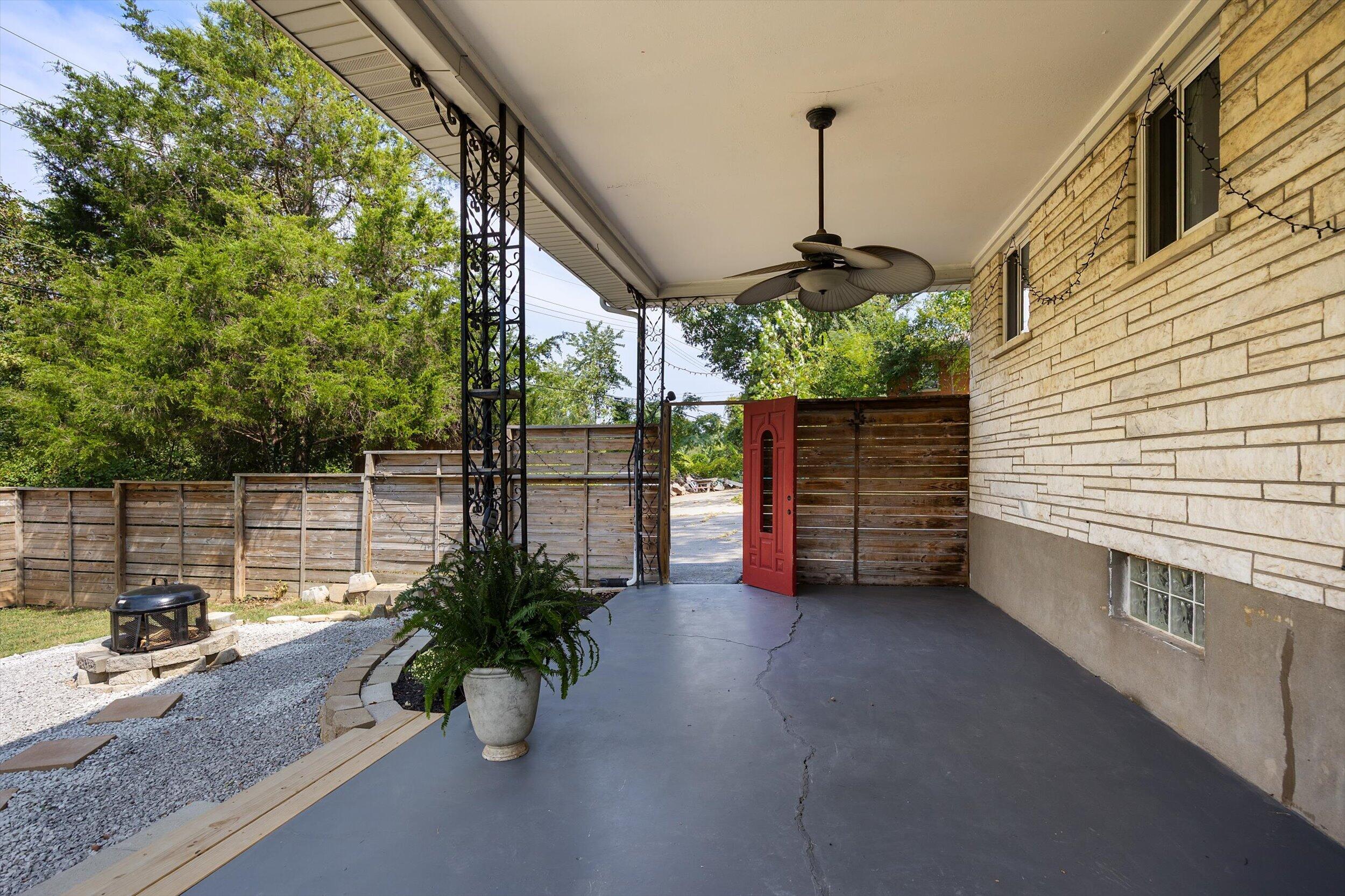 1617 Whippoorwill Road Property Photo 9