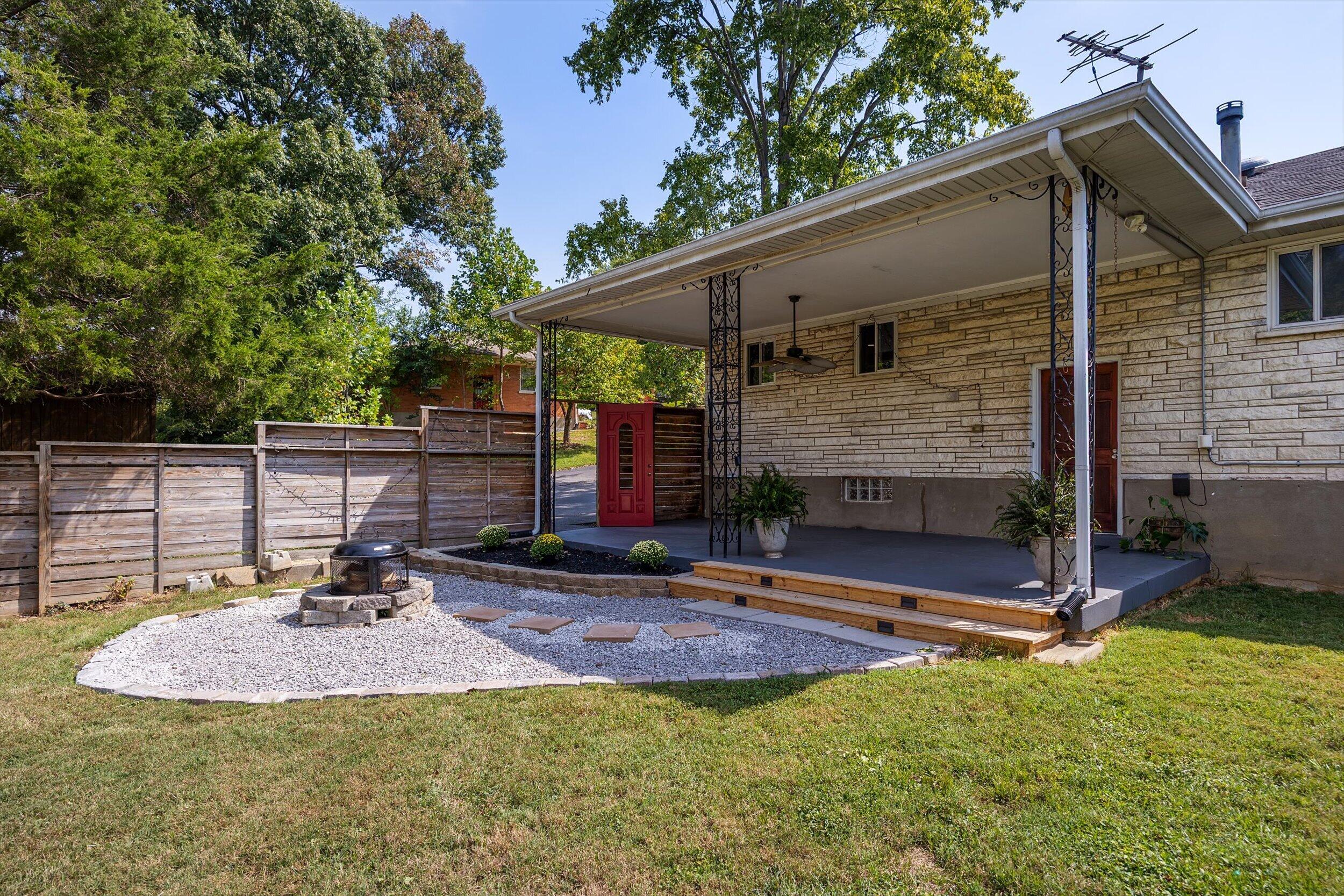 1617 Whippoorwill Road Property Photo 13