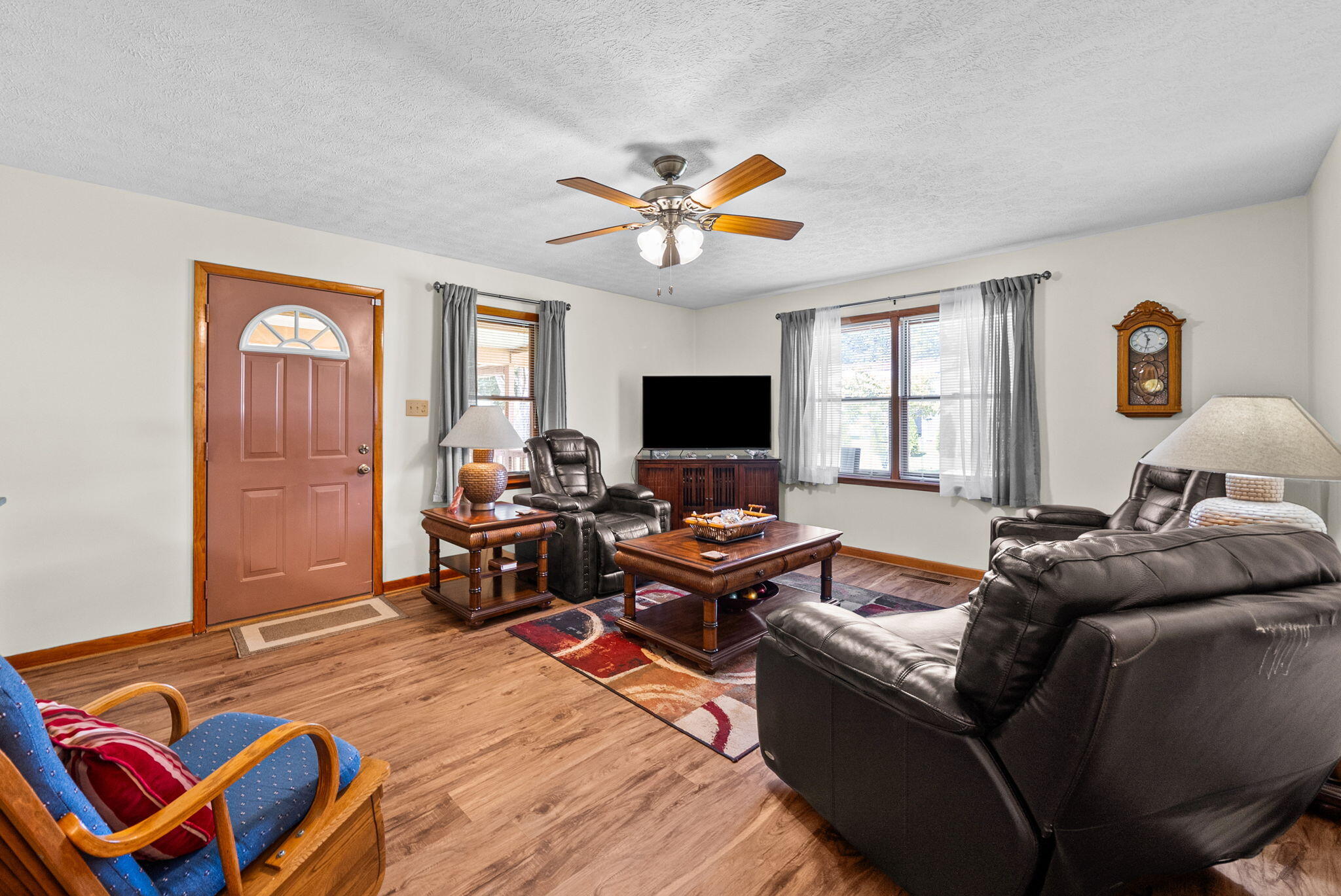 205 Sherwood Drive Property Photo 17