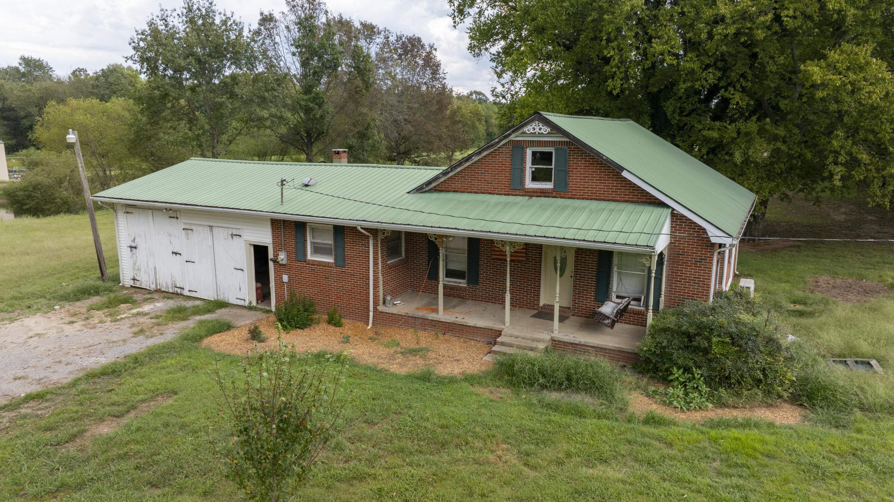 1360 Osborne Property Photo 10