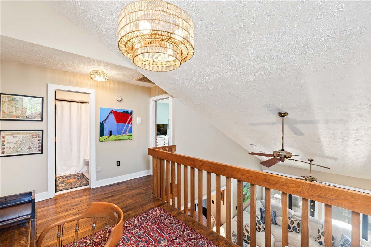 851 Avenstoke Road Property Photo 36