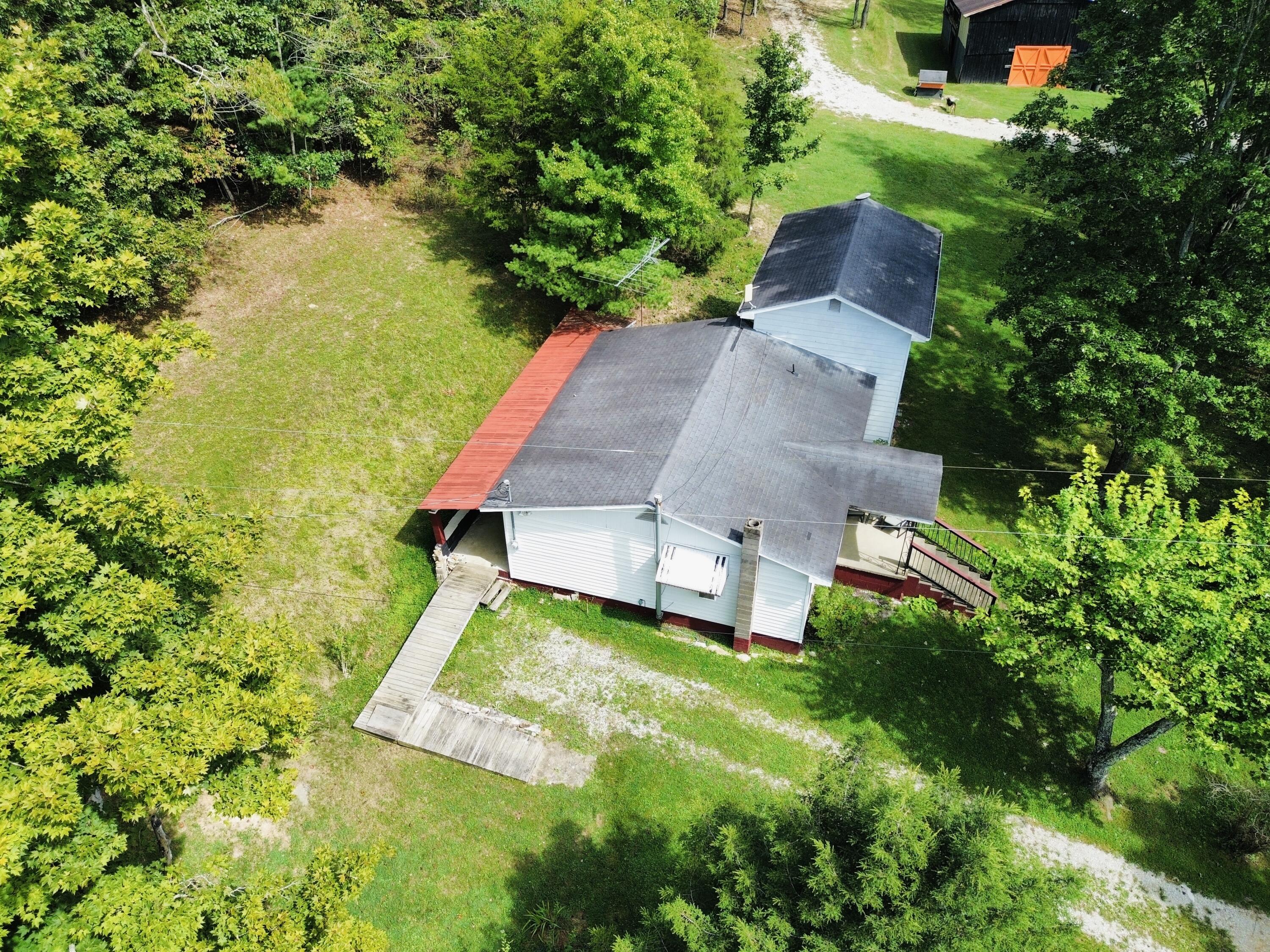 1270 Menix Road Property Photo 4