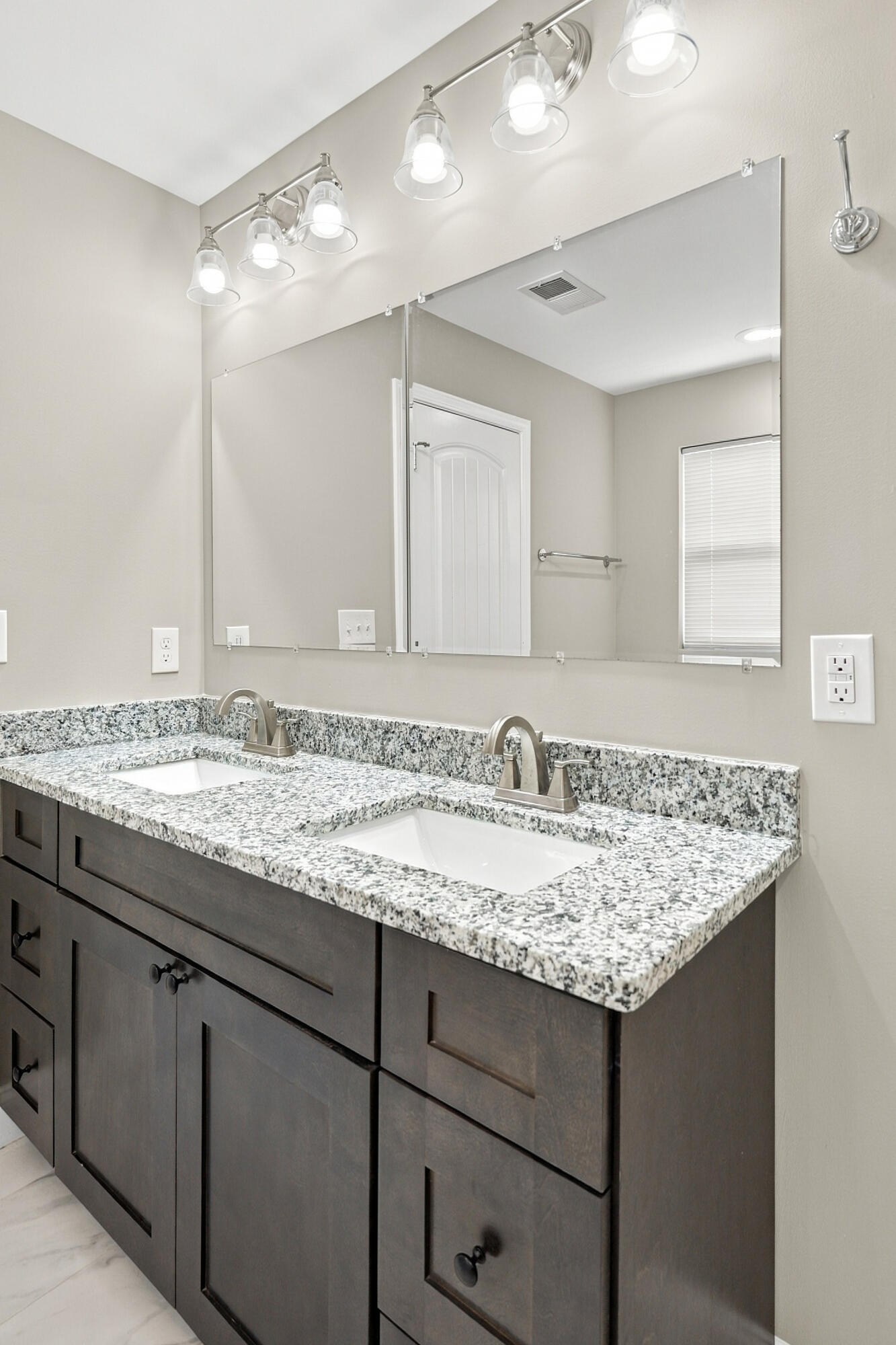 2780 Sullivans Trace Property Photo 27