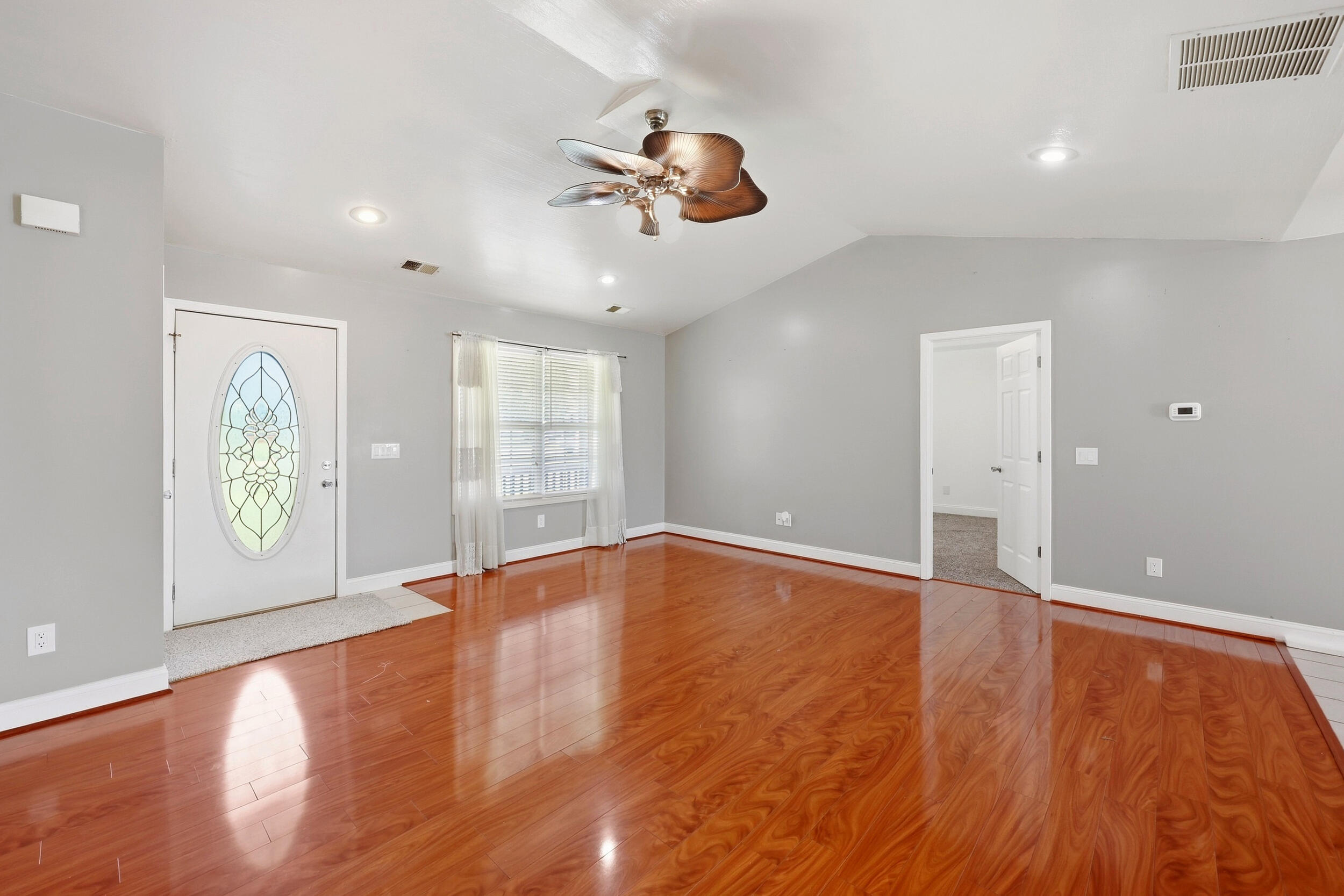 121 Brett Circle Property Photo 5