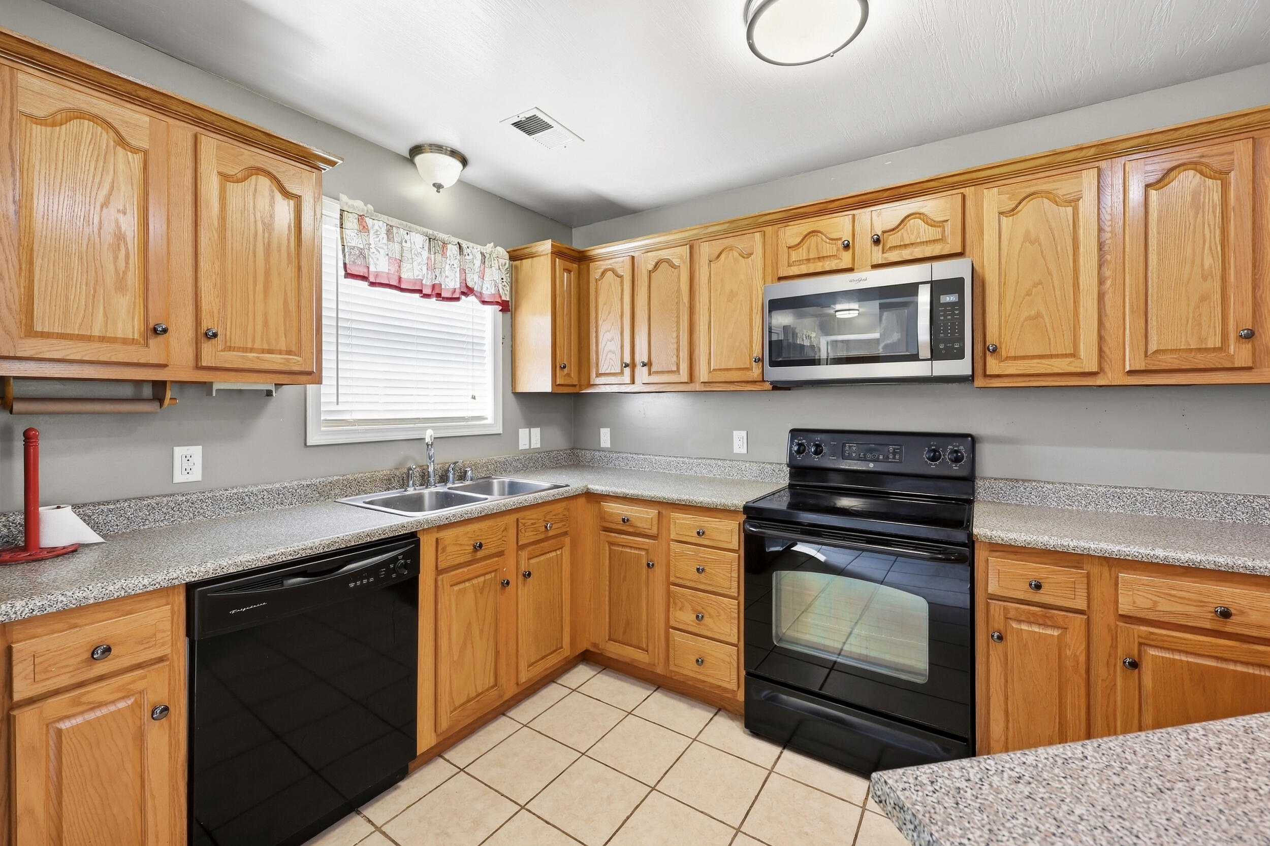 121 Brett Circle Property Photo 11
