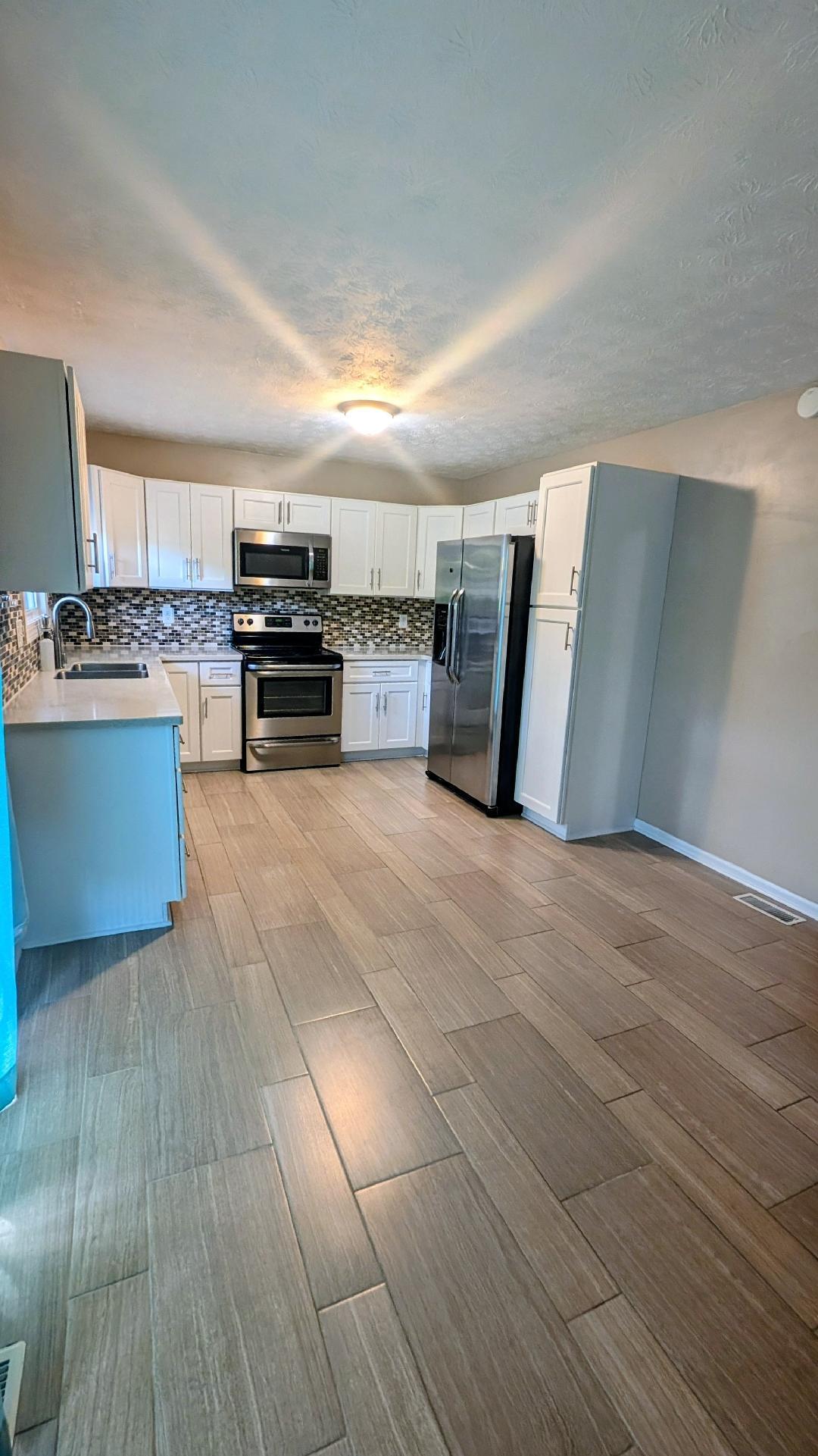 3540 Sundart Drive Property Photo 3