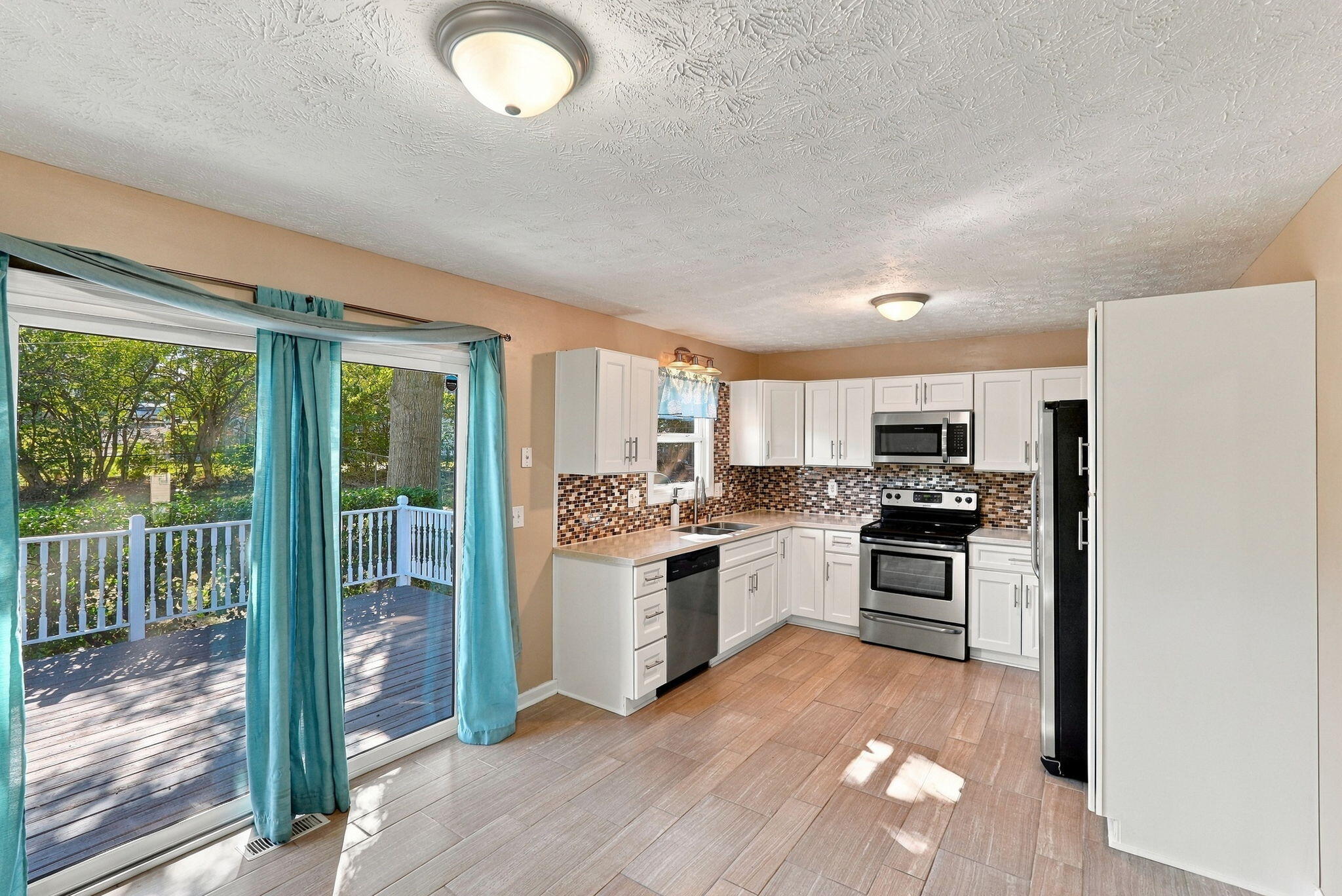 3540 Sundart Drive Property Photo 15