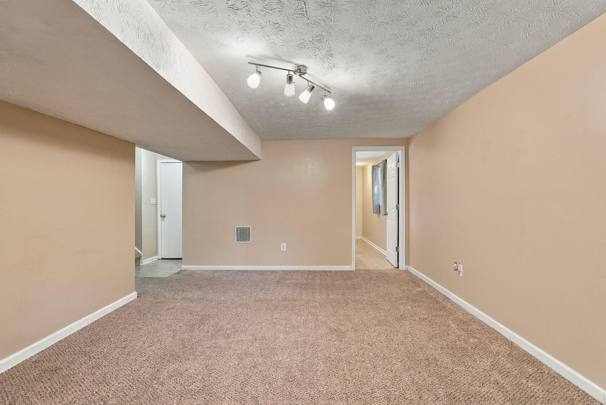 3540 Sundart Drive Property Photo 24