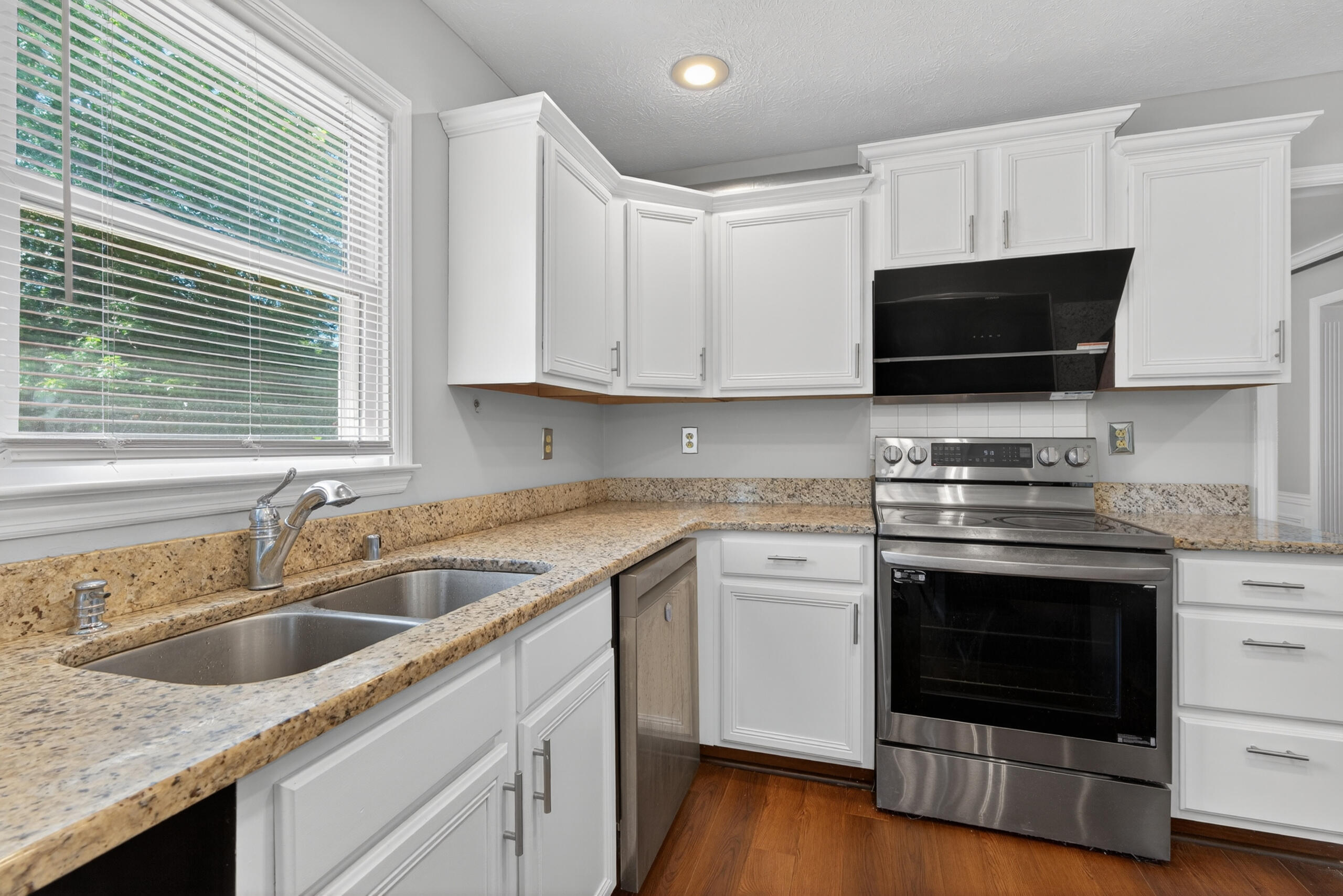 1016 Marco Lane Property Photo 12