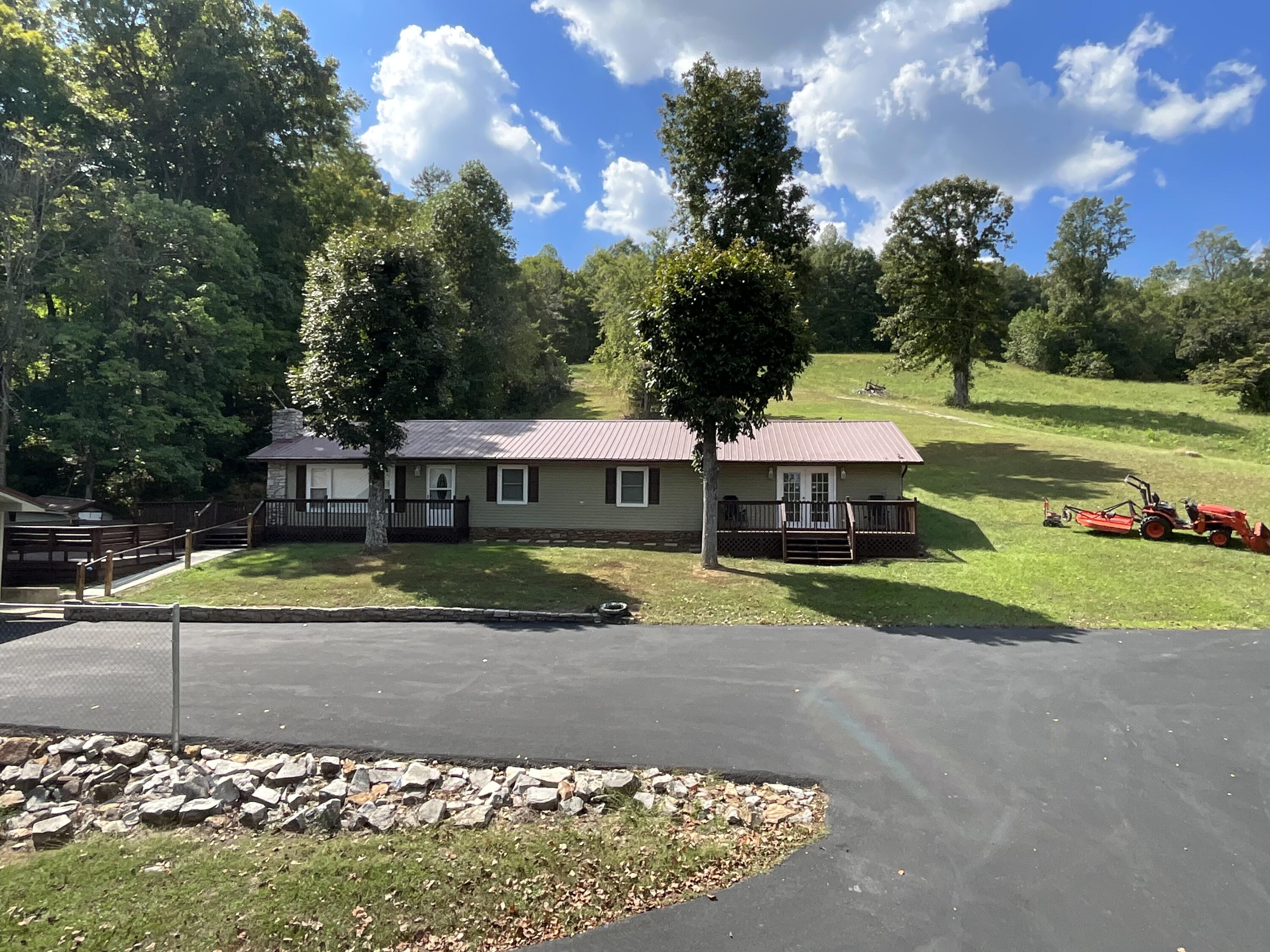 134 Sears Cemetery Road Property Photo 1