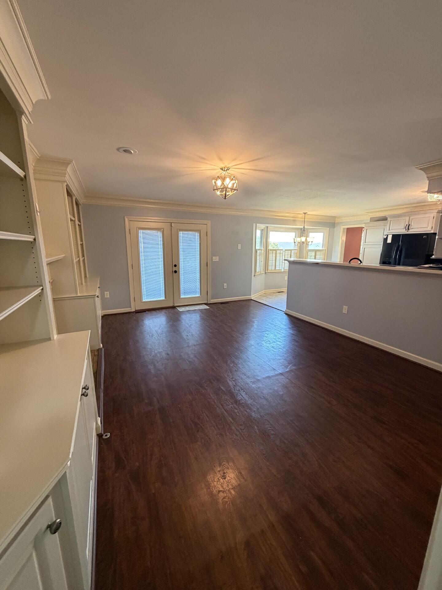 1117 Narrow Lane Property Photo 4