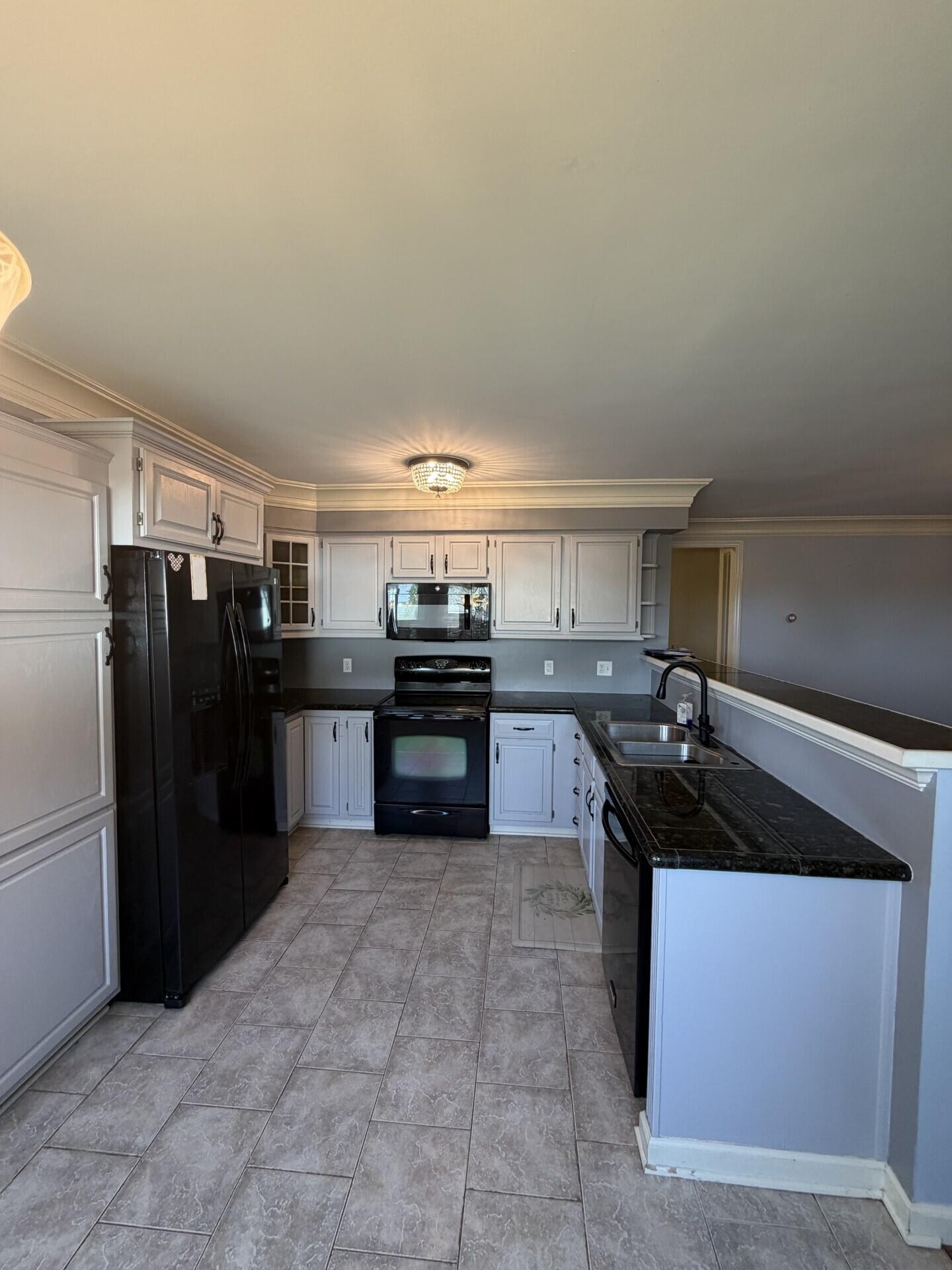 1117 Narrow Lane Property Photo 9