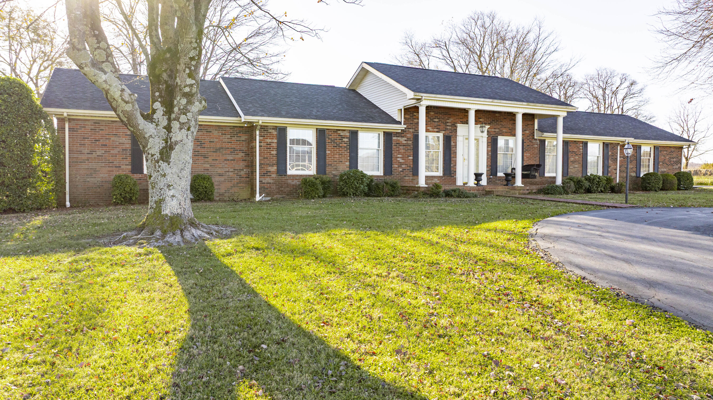 111 Stonehedge Court Property Photo 1