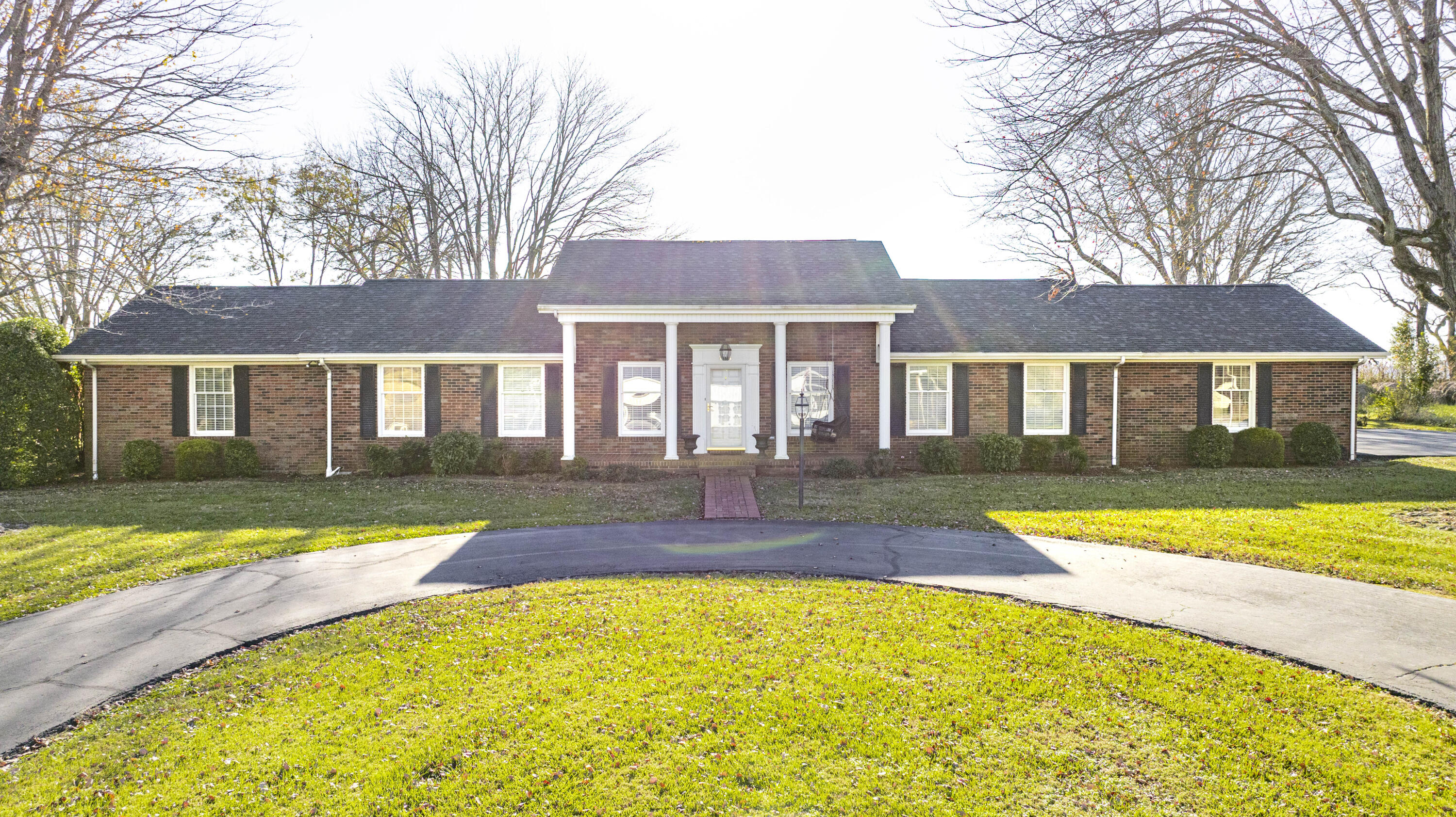 111 Stonehedge Court Property Photo 3