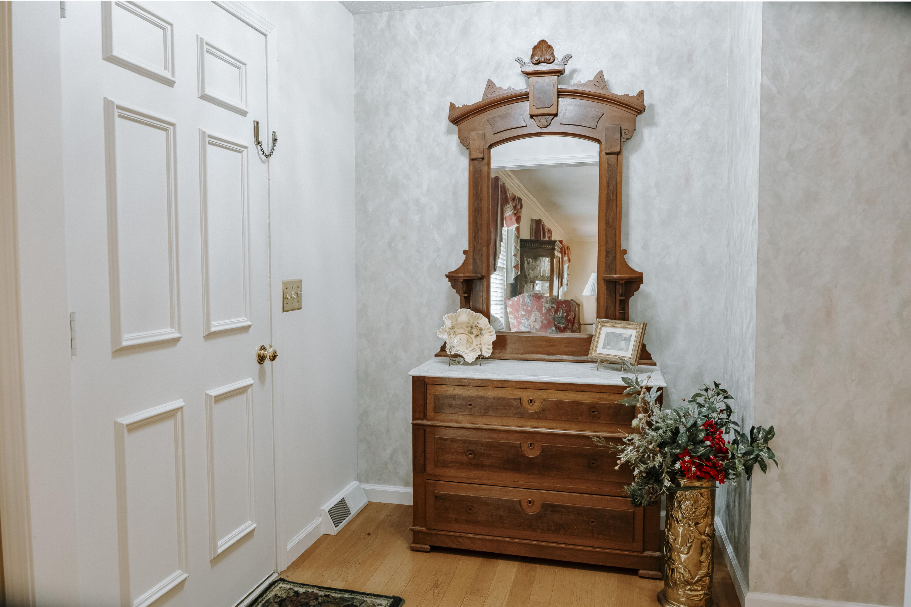 111 Stonehedge Court Property Photo 28