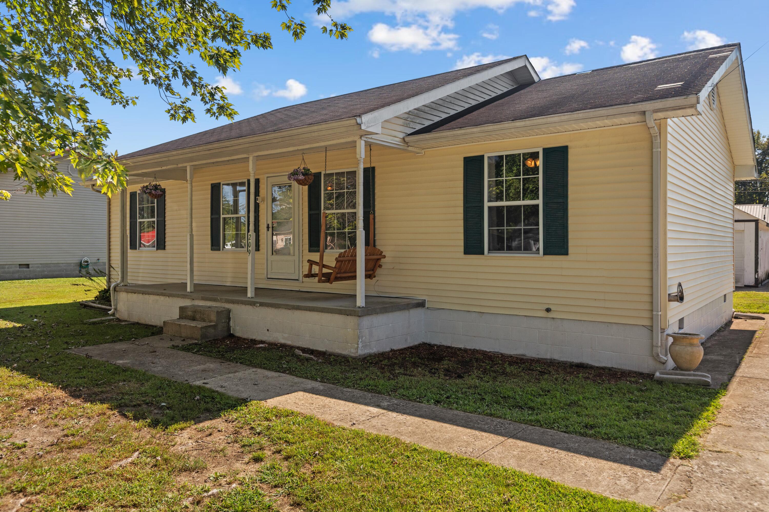 209 9th Avenue Property Photo 2