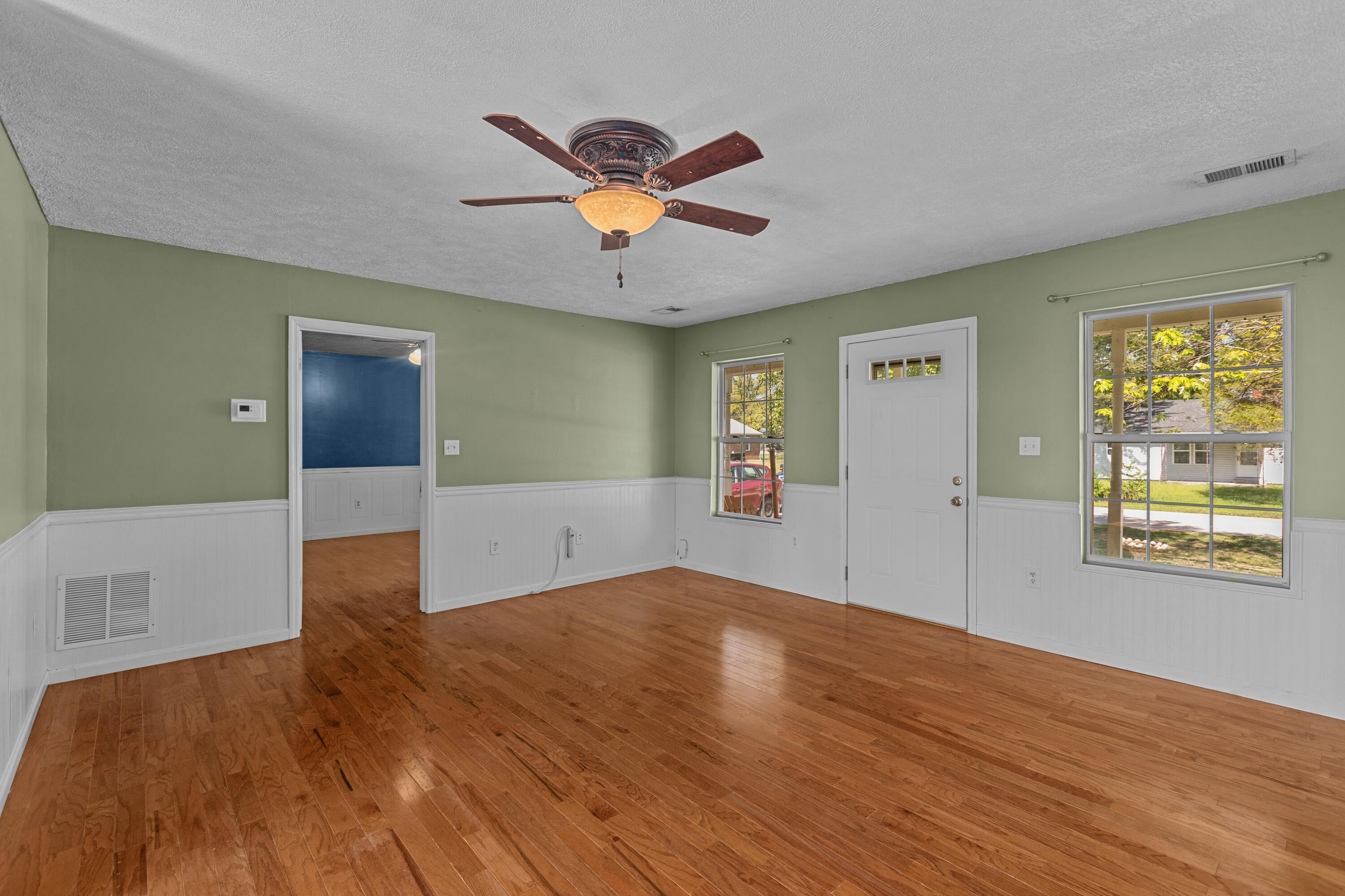 209 9th Avenue Property Photo 3