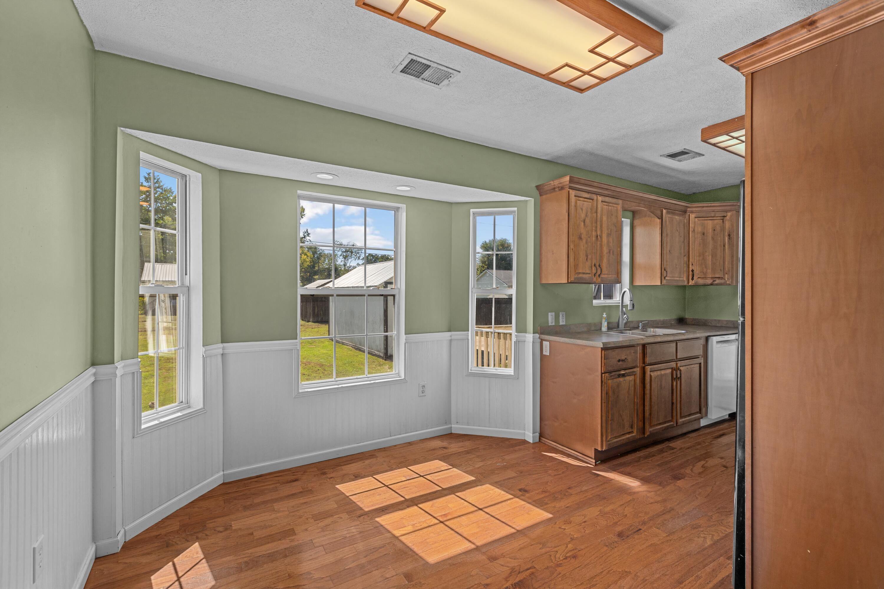 209 9th Avenue Property Photo 5