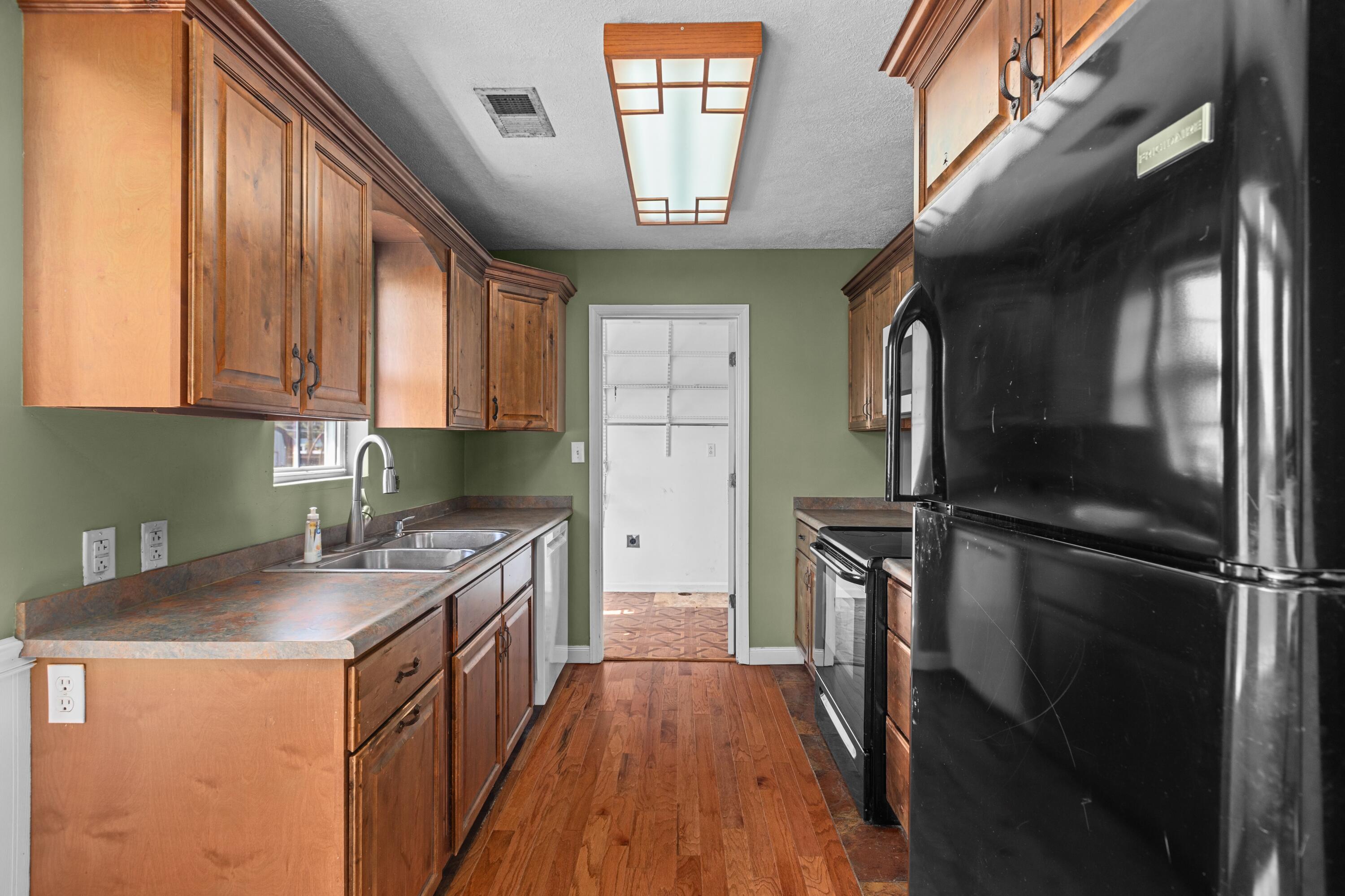 209 9th Avenue Property Photo 6