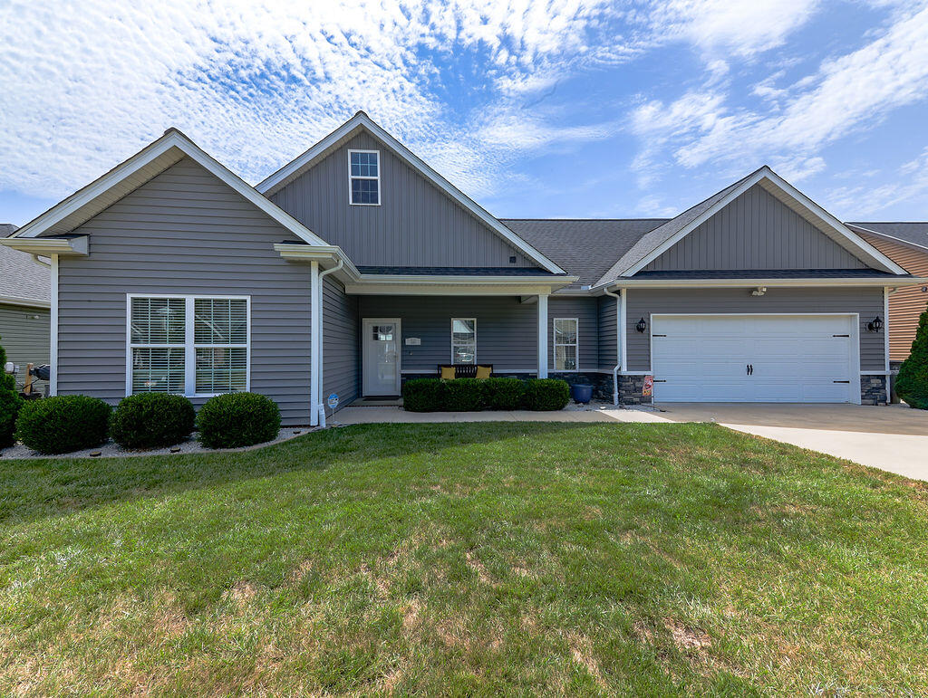 220 Hunters Ridge Drive Property Photo 1