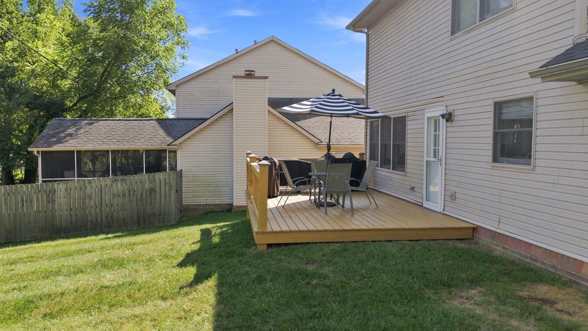 532 Amberley Drive Property Photo 28