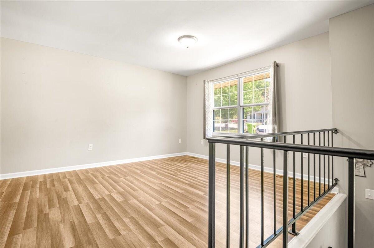 305 Maple Street Property Photo 9