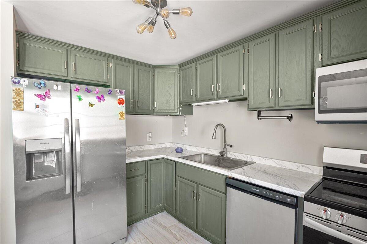 305 Maple Street Property Photo 12