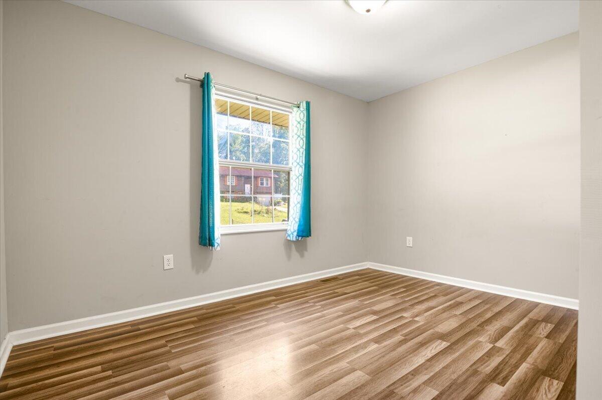 305 Maple Street Property Photo 16