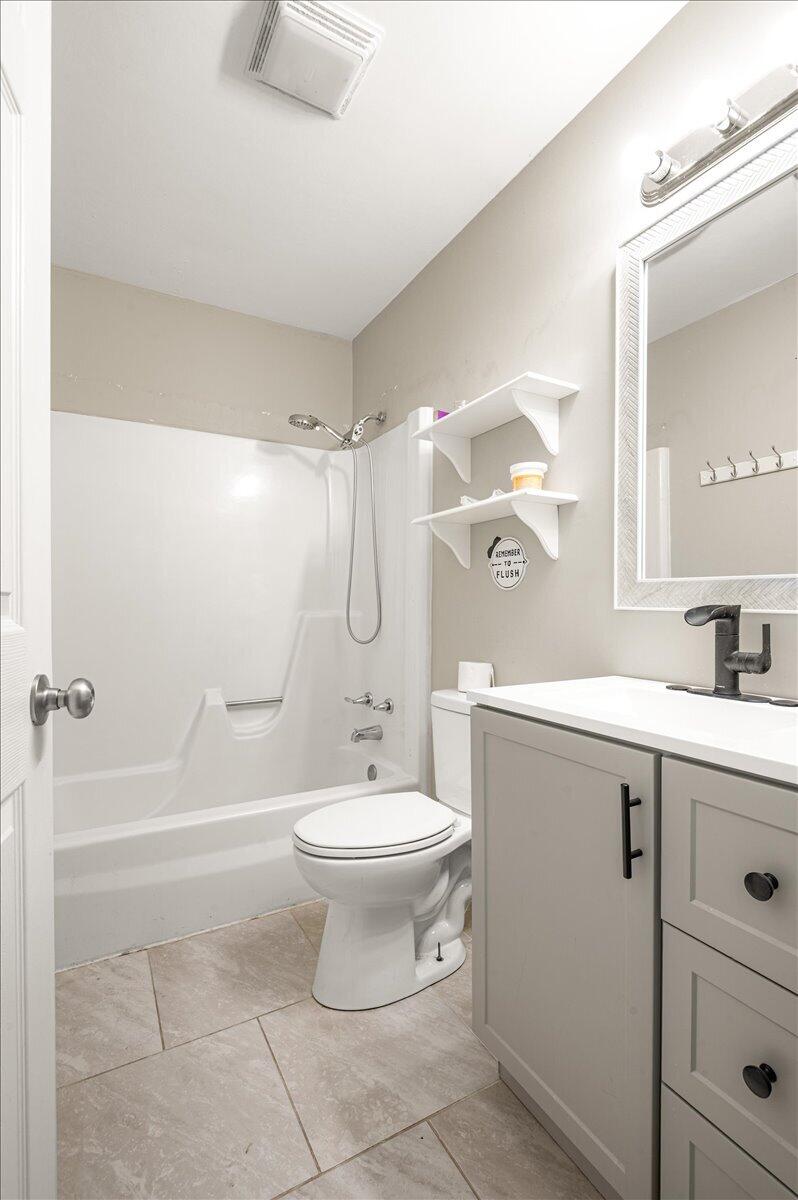 305 Maple Street Property Photo 18