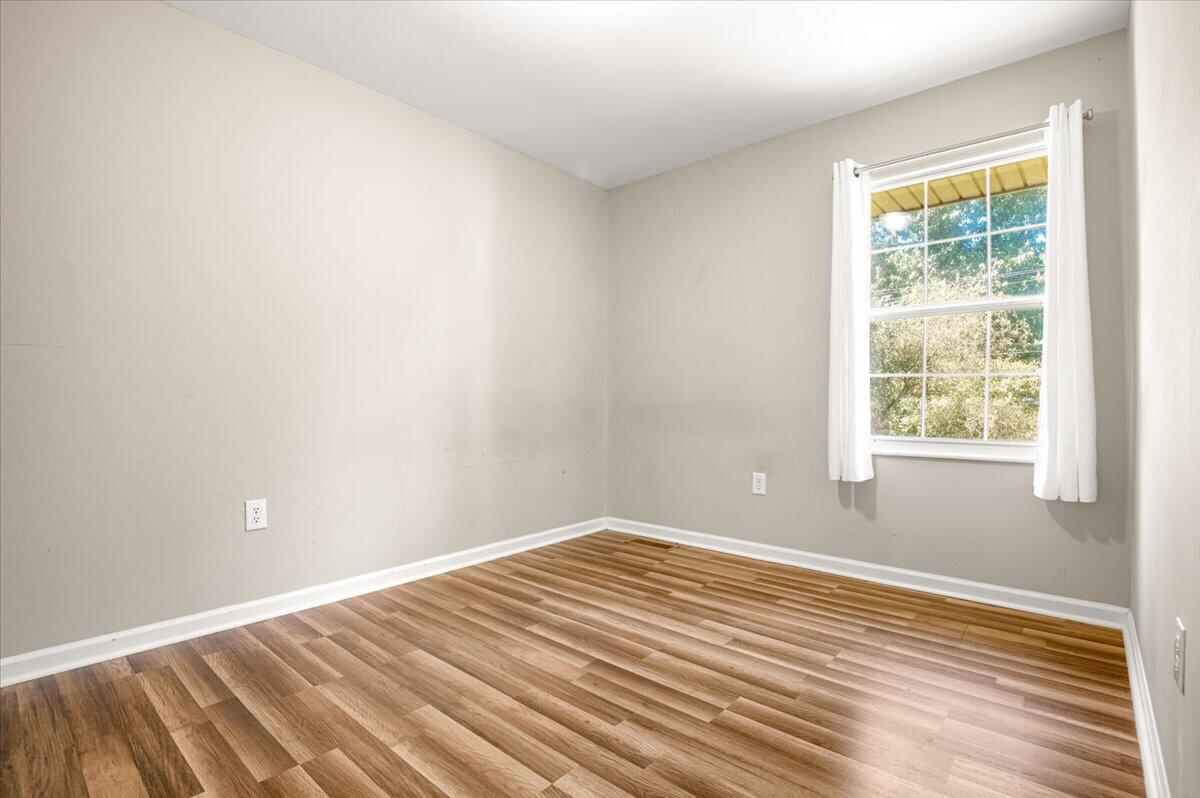 305 Maple Street Property Photo 19